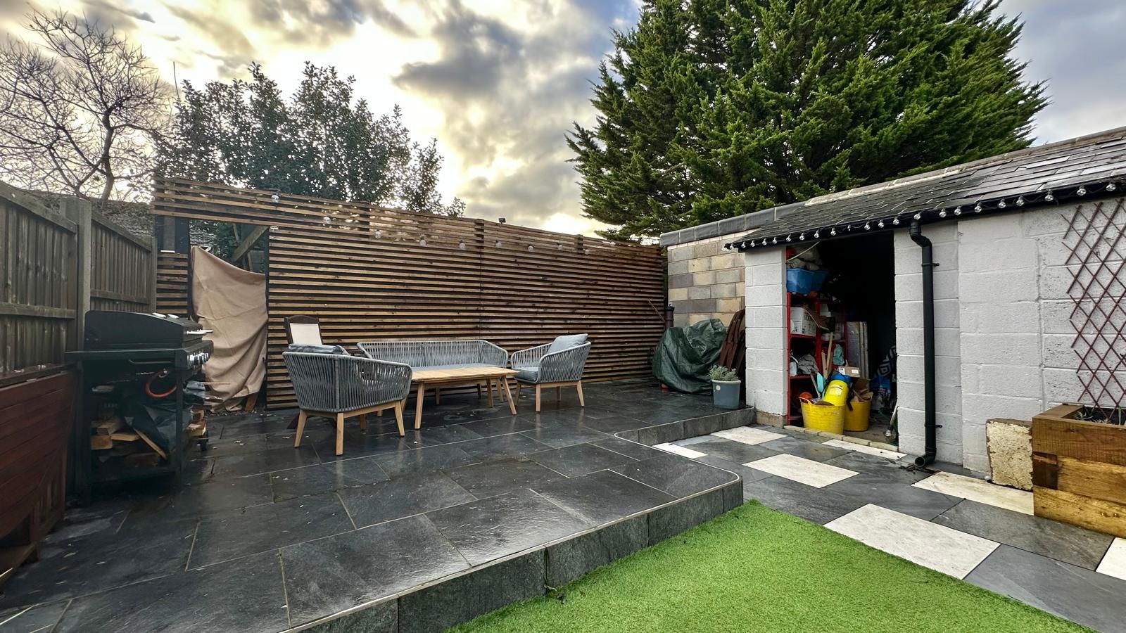 3 bedroom semi-detached house For Sale in Coventry - Photograph 27.