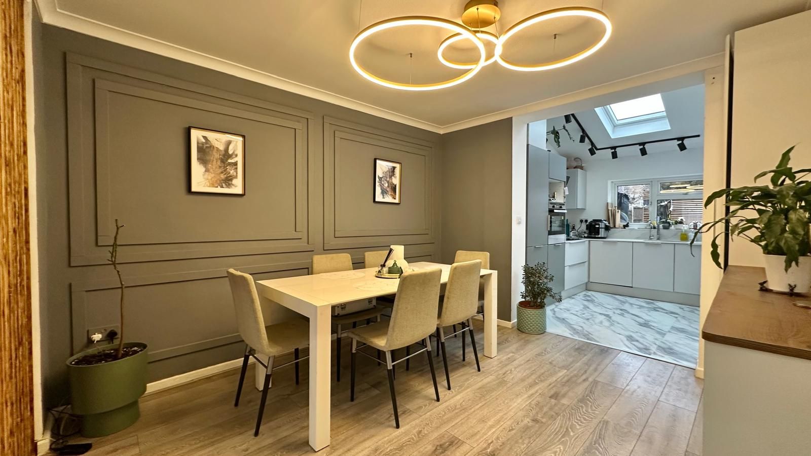 3 bedroom semi-detached house For Sale in Coventry - Photograph 2.