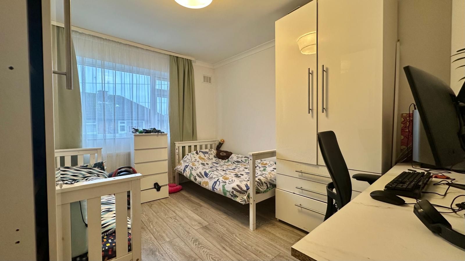 3 bedroom semi-detached house For Sale in Coventry - Photograph 18.