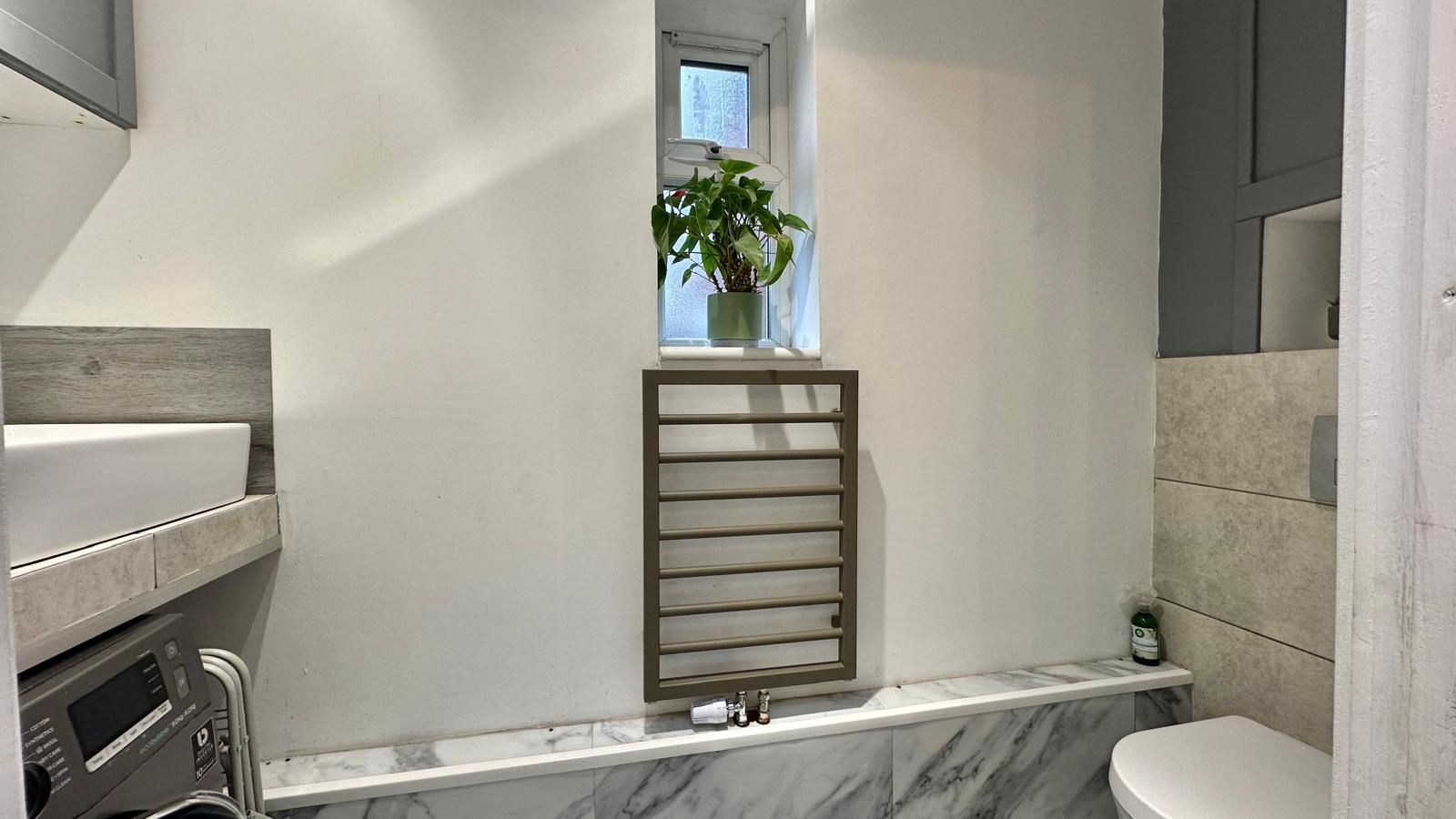 3 bedroom semi-detached house For Sale in Coventry - Photograph 9.