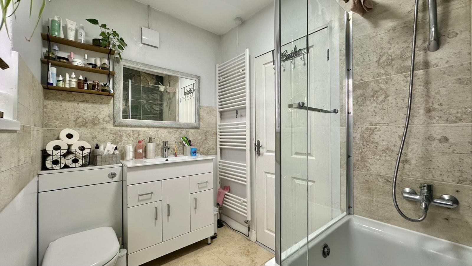 3 bedroom semi-detached house For Sale in Coventry - Photograph 22.