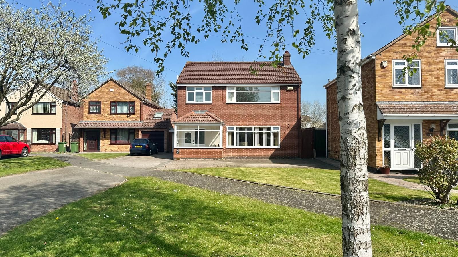 4 bedroom detached house For Sale in Coventry - Photograph 1.