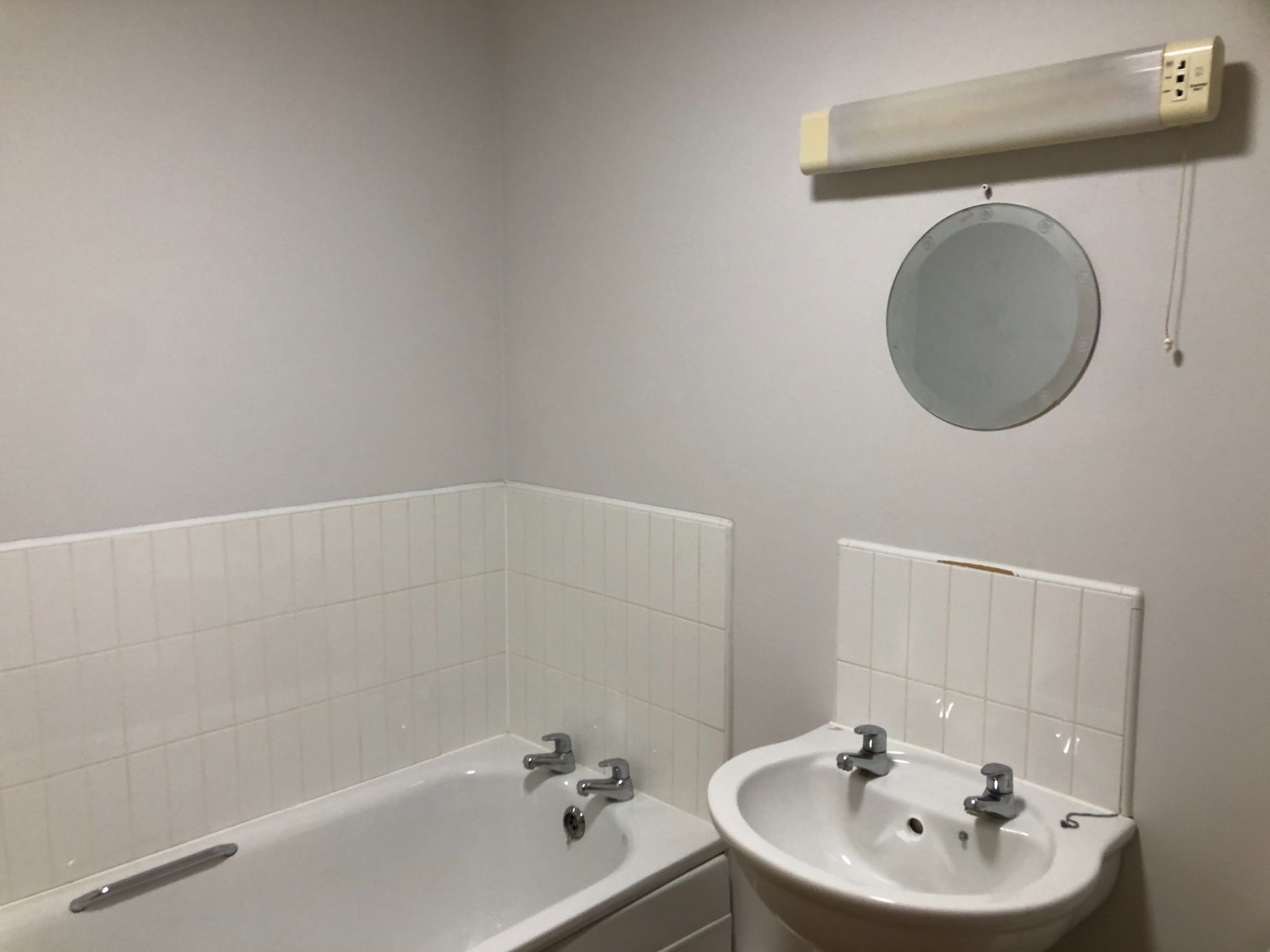 2 bedroom apartment flat/apartment Let in Coventry - Photograph 6.