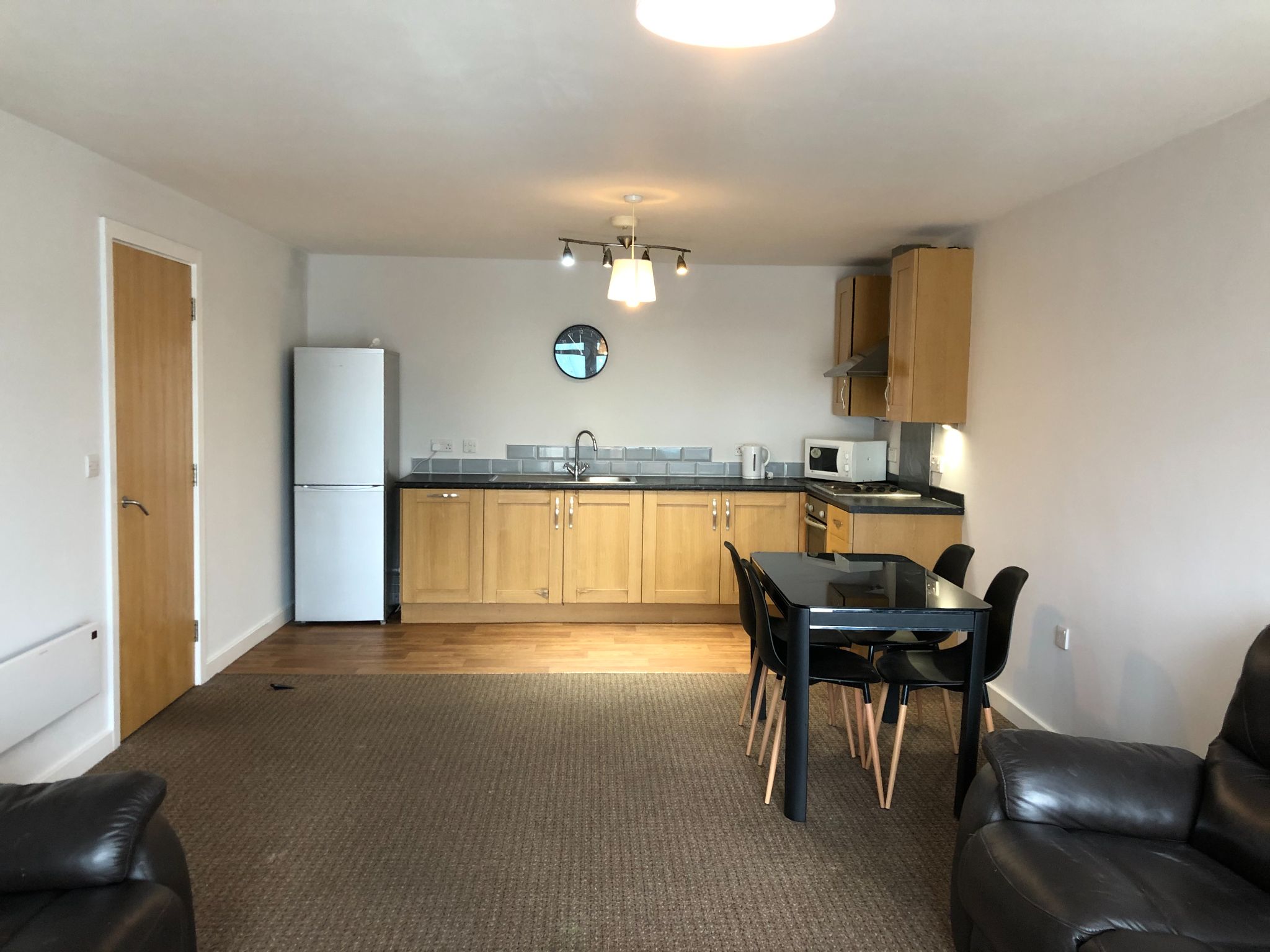 2 bedroom apartment flat/apartment Let in Coventry - Photograph 3.