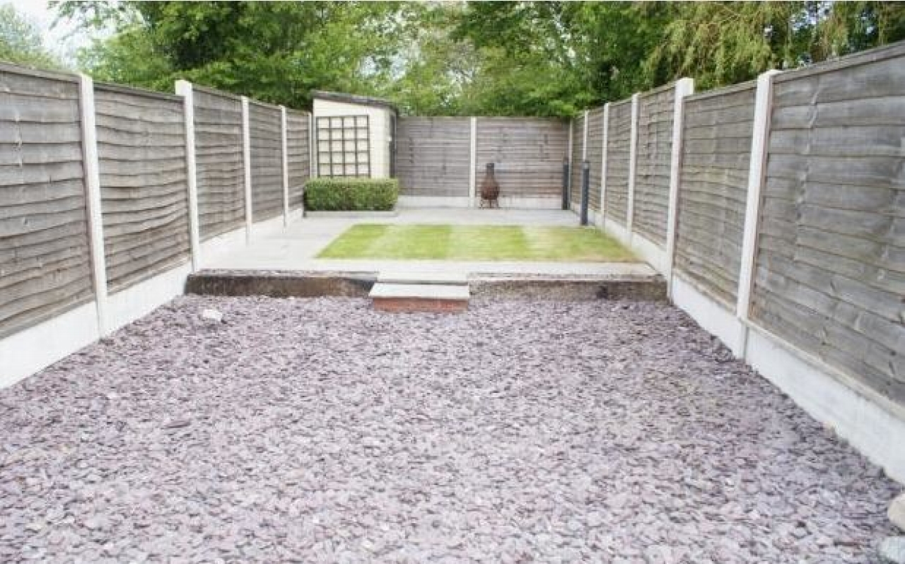 2 bedroom mid terraced house Let Agreed in Preston - Outside