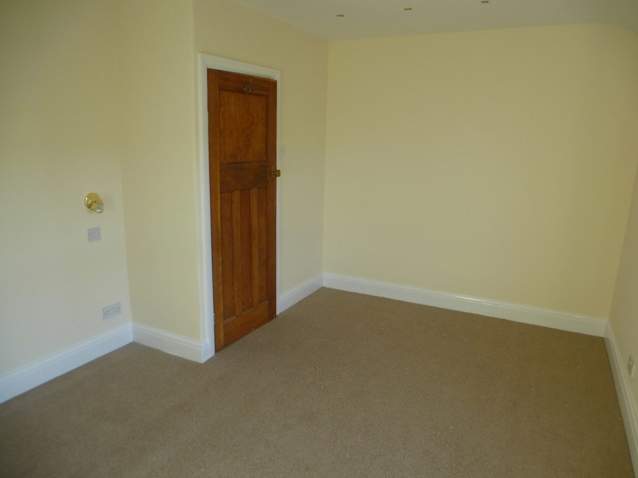 2 bedroom mid terraced house Let Agreed in Preston - Bedroom 1