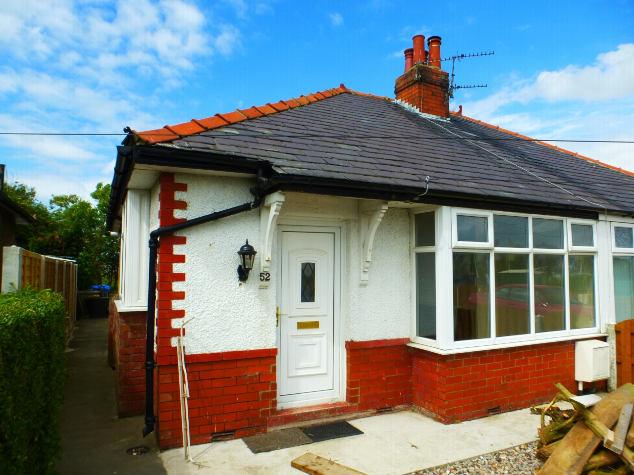 2 bedroom semi-detached bungalow To Let in Preston - Lytham Road