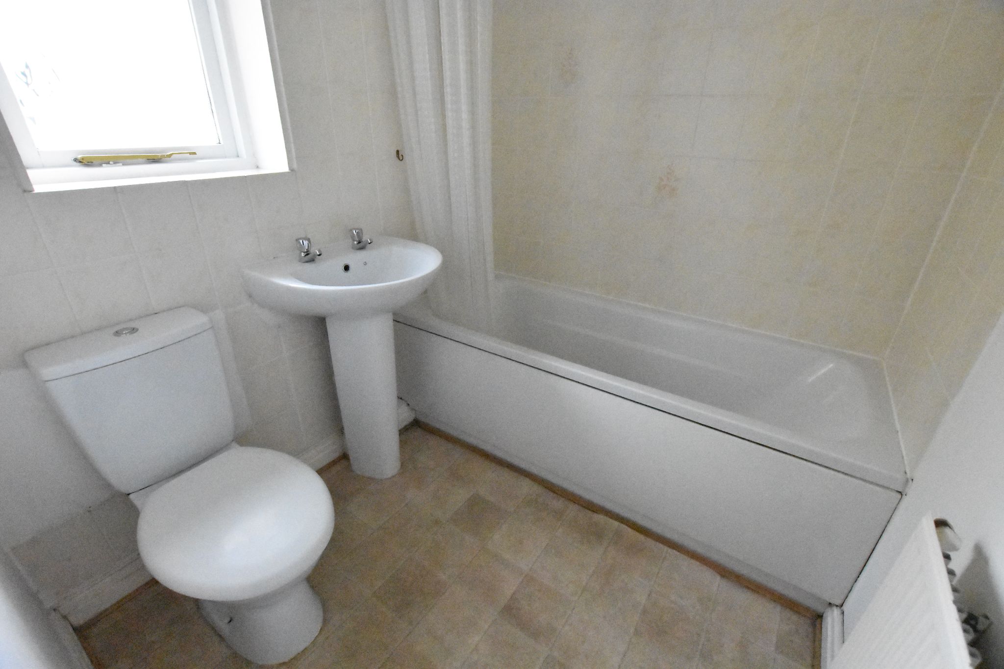 2 bedroom mews house To Let in Preston - Bathroom