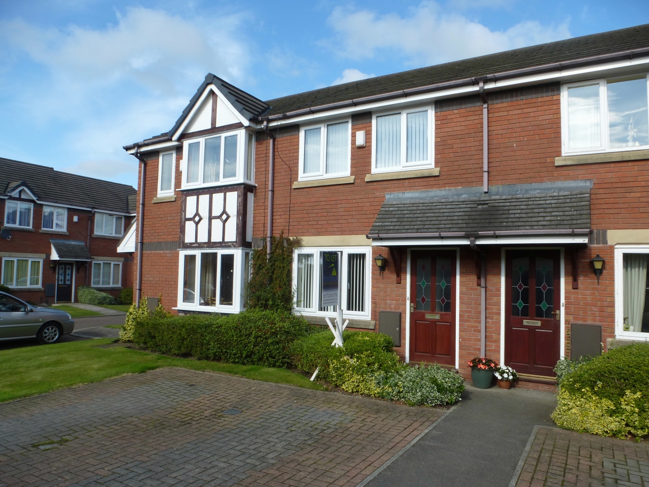 Main image for 25 Moorhead Gardens