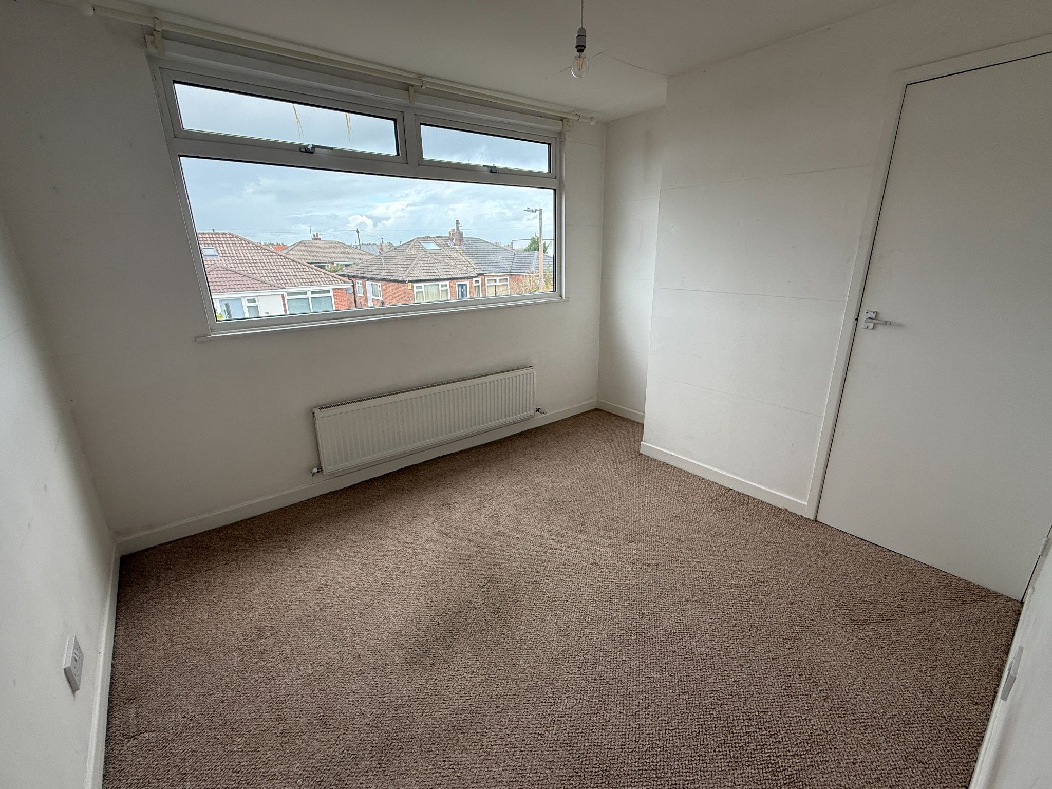 3 bedroom semi-detached bungalow To Let in Preston - Bedroom 3