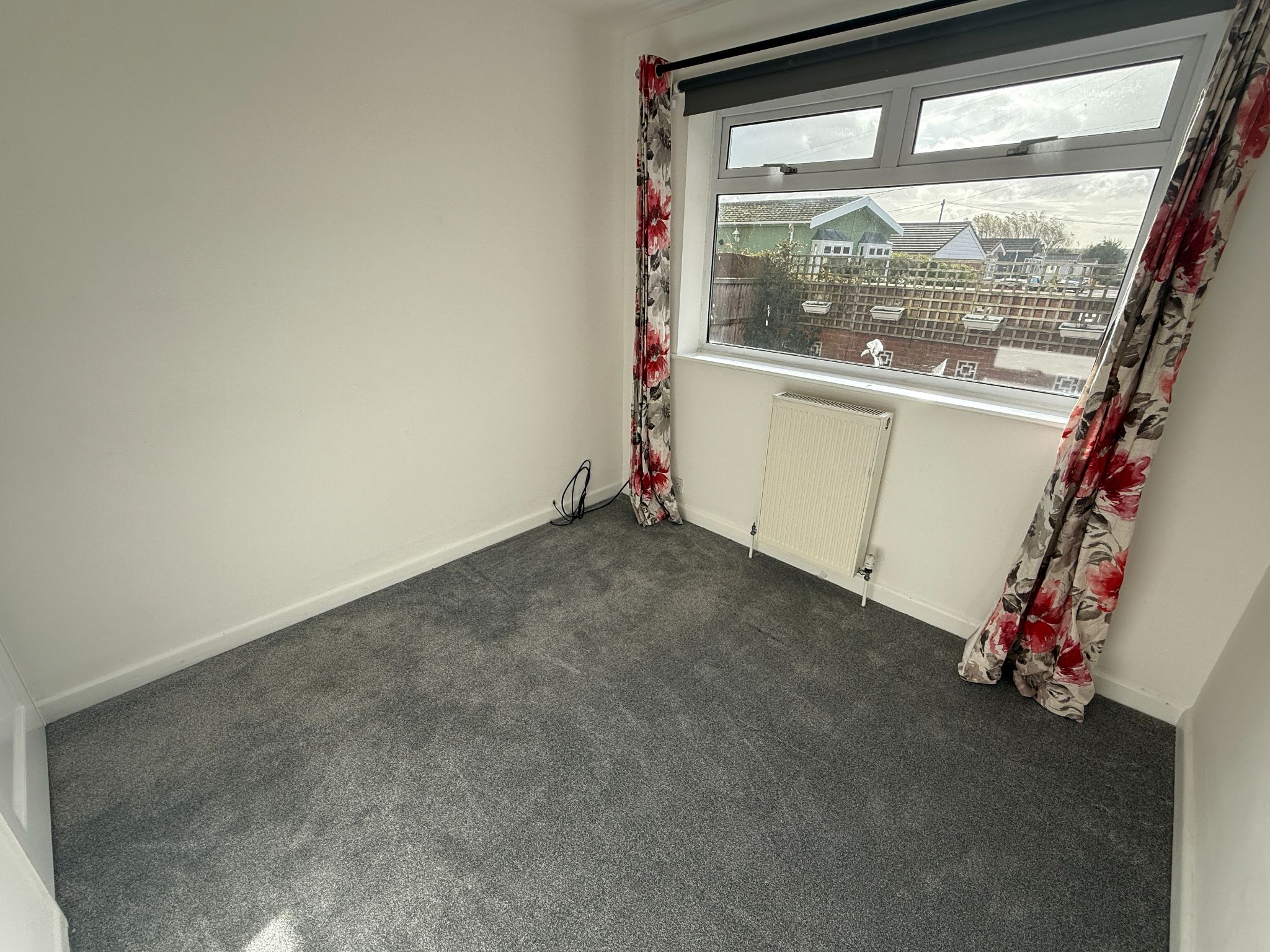 3 bedroom semi-detached bungalow To Let in Preston - Bedroom 1