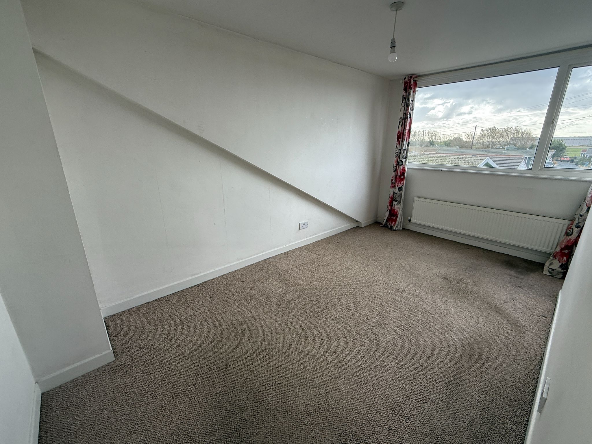 3 bedroom semi-detached bungalow To Let in Preston - Bedroom 2