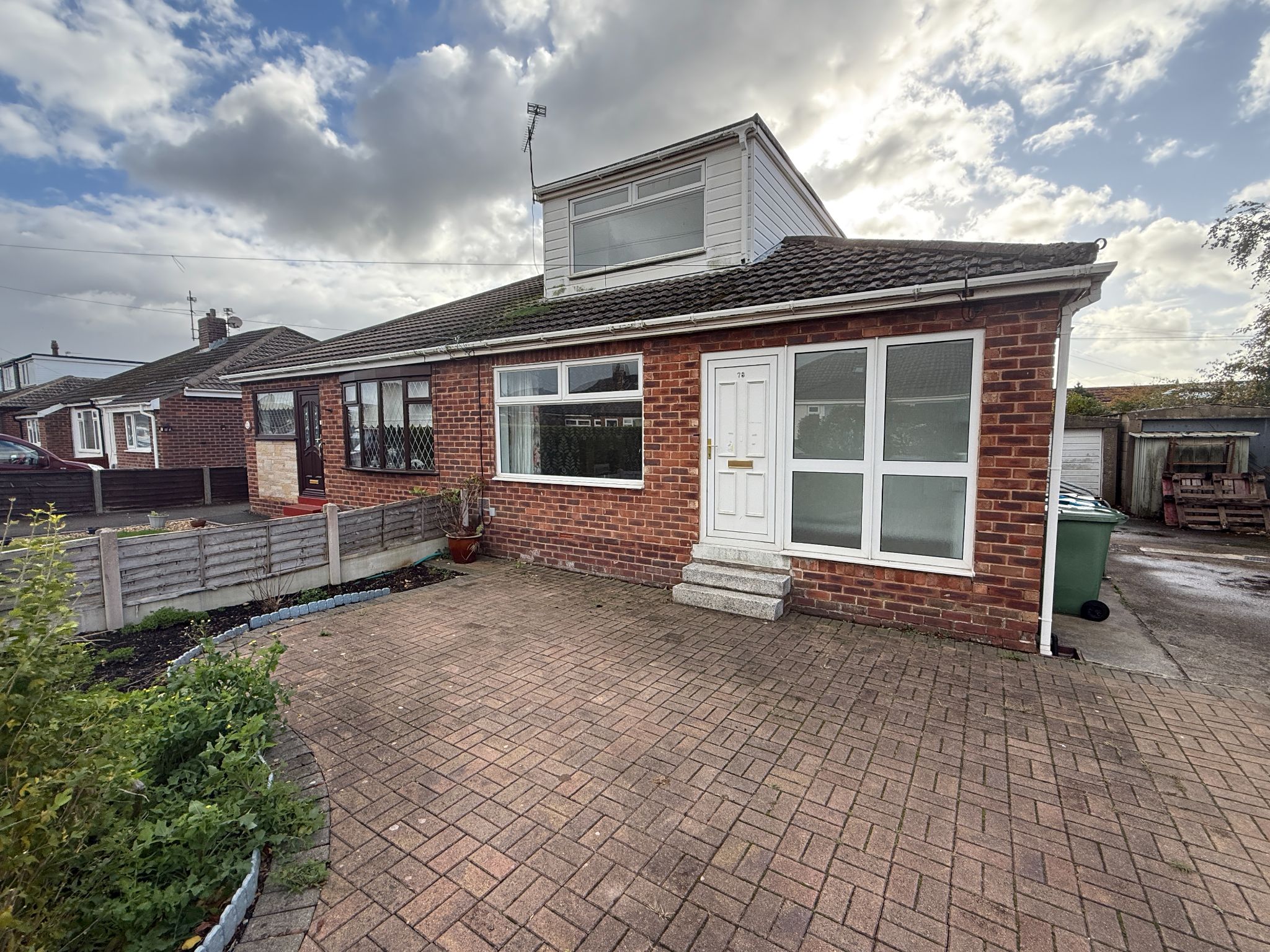 3 bedroom semi-detached bungalow To Let in Preston - Rydal Avenue