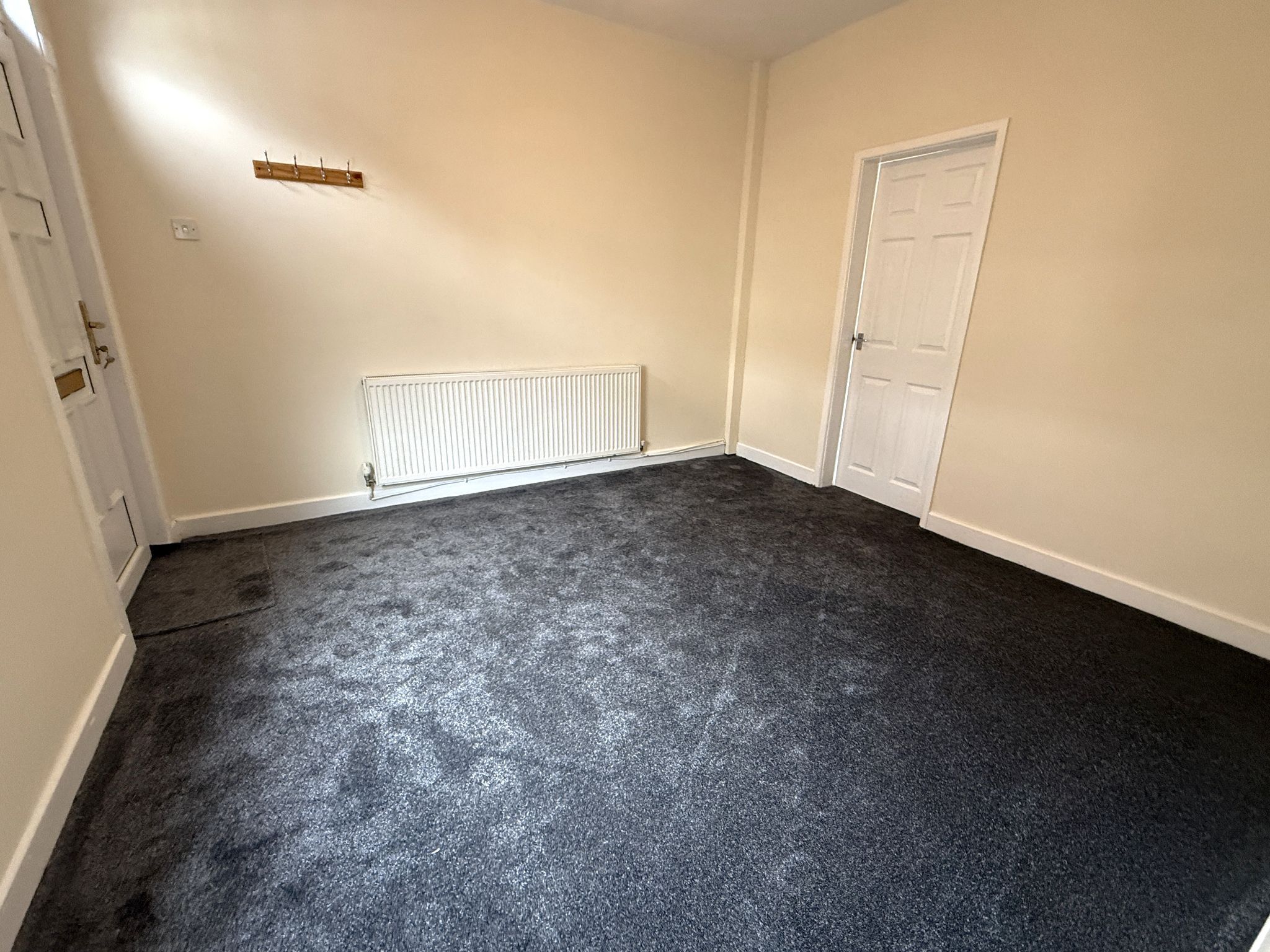 2 bedroom mid terraced house To Let in Preston - Living room