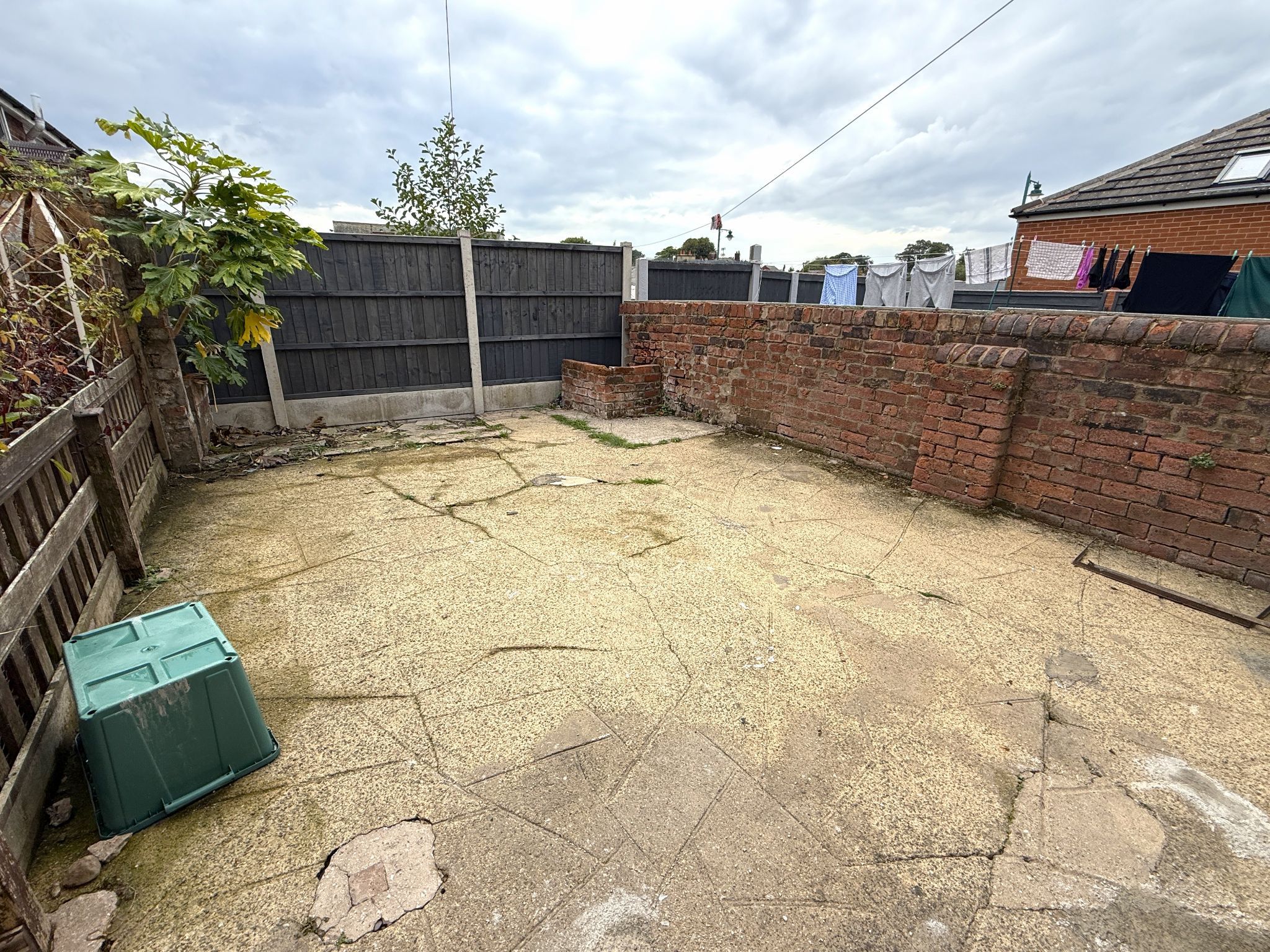 2 bedroom mid terraced house To Let in Preston - Back Yard