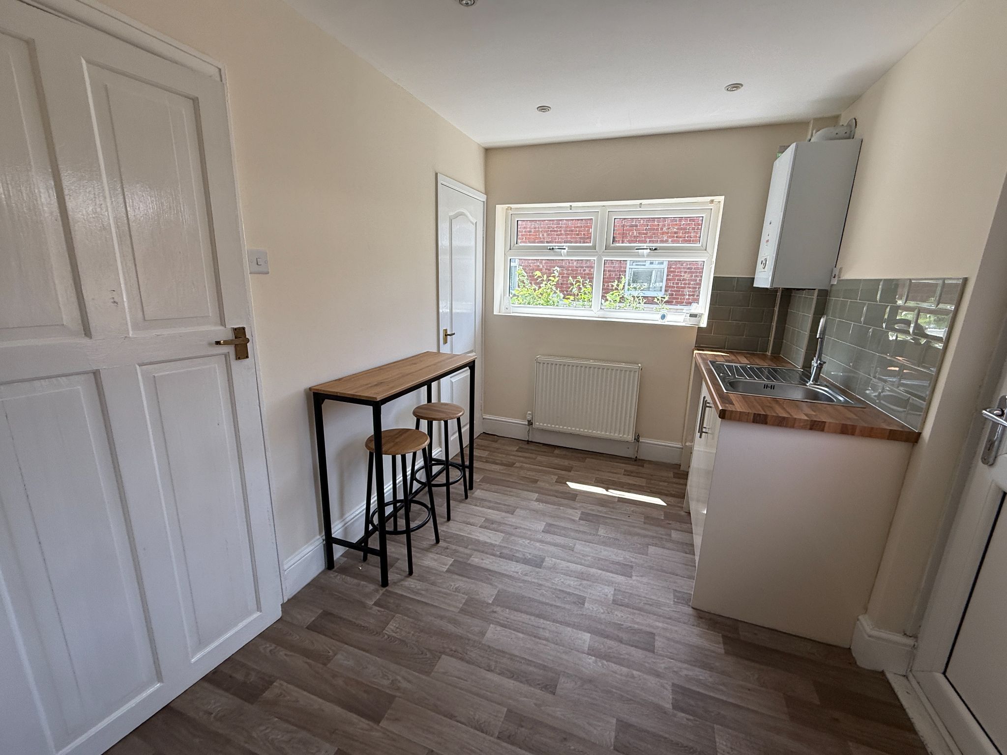 2 bedroom end terraced house For Sale in Preston - Property photograph