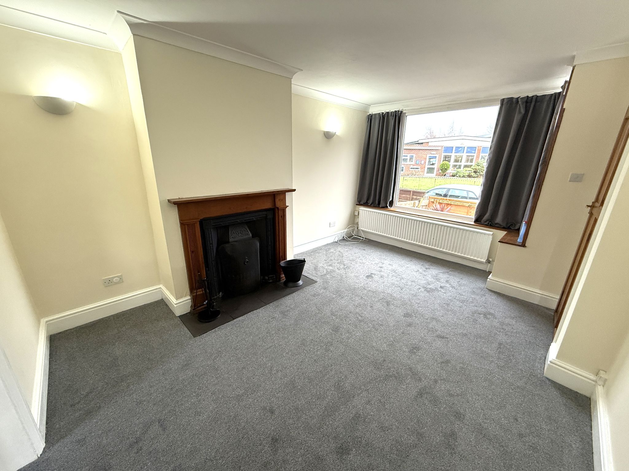 2 bedroom end terraced house For Sale in Preston - Lounge