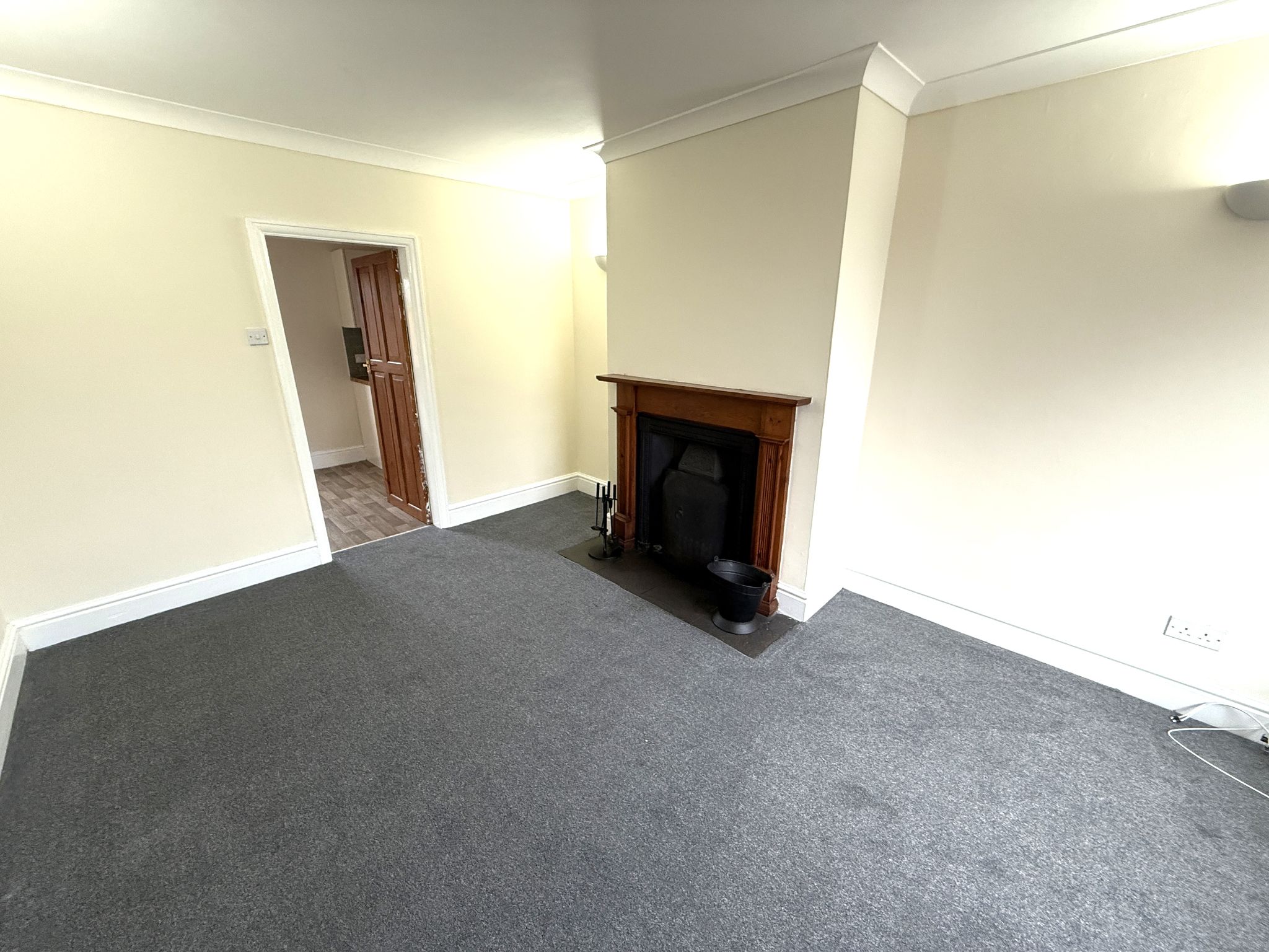 2 bedroom end terraced house For Sale in Preston - Lounge