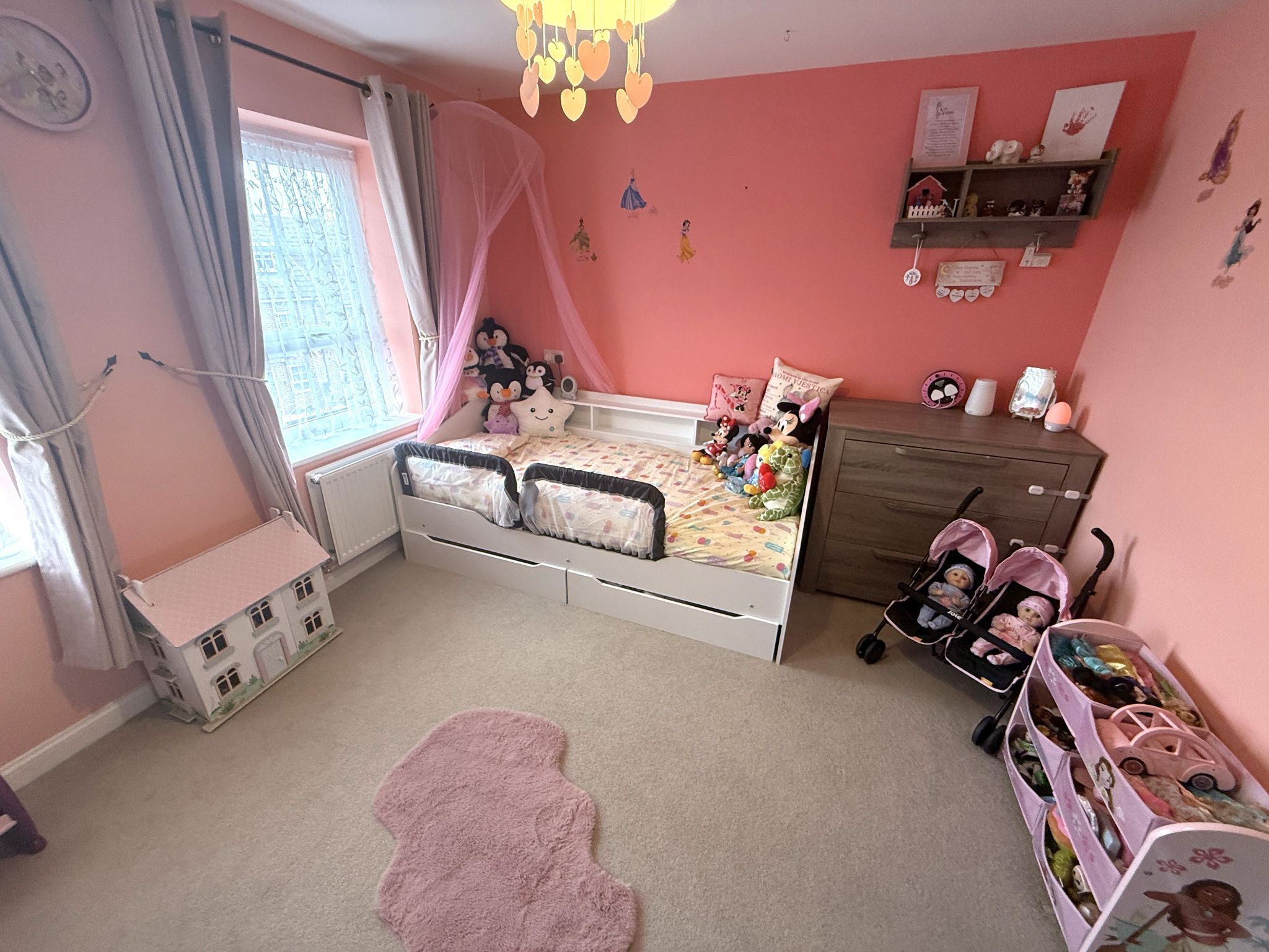 4 bedroom mid terraced house For Sale in Preston - Photograph 20