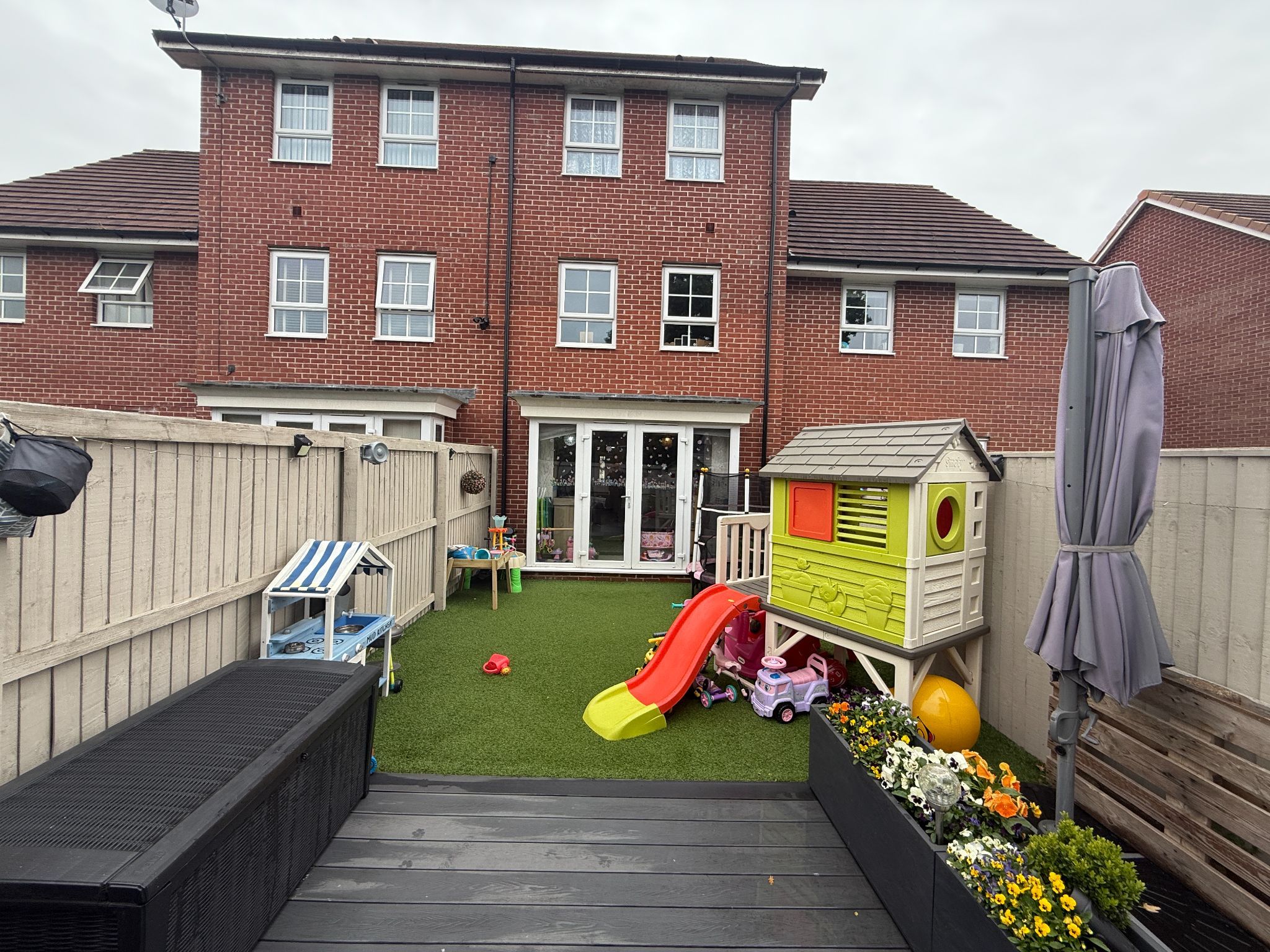 4 bedroom mid terraced house For Sale in Preston - Photograph 25