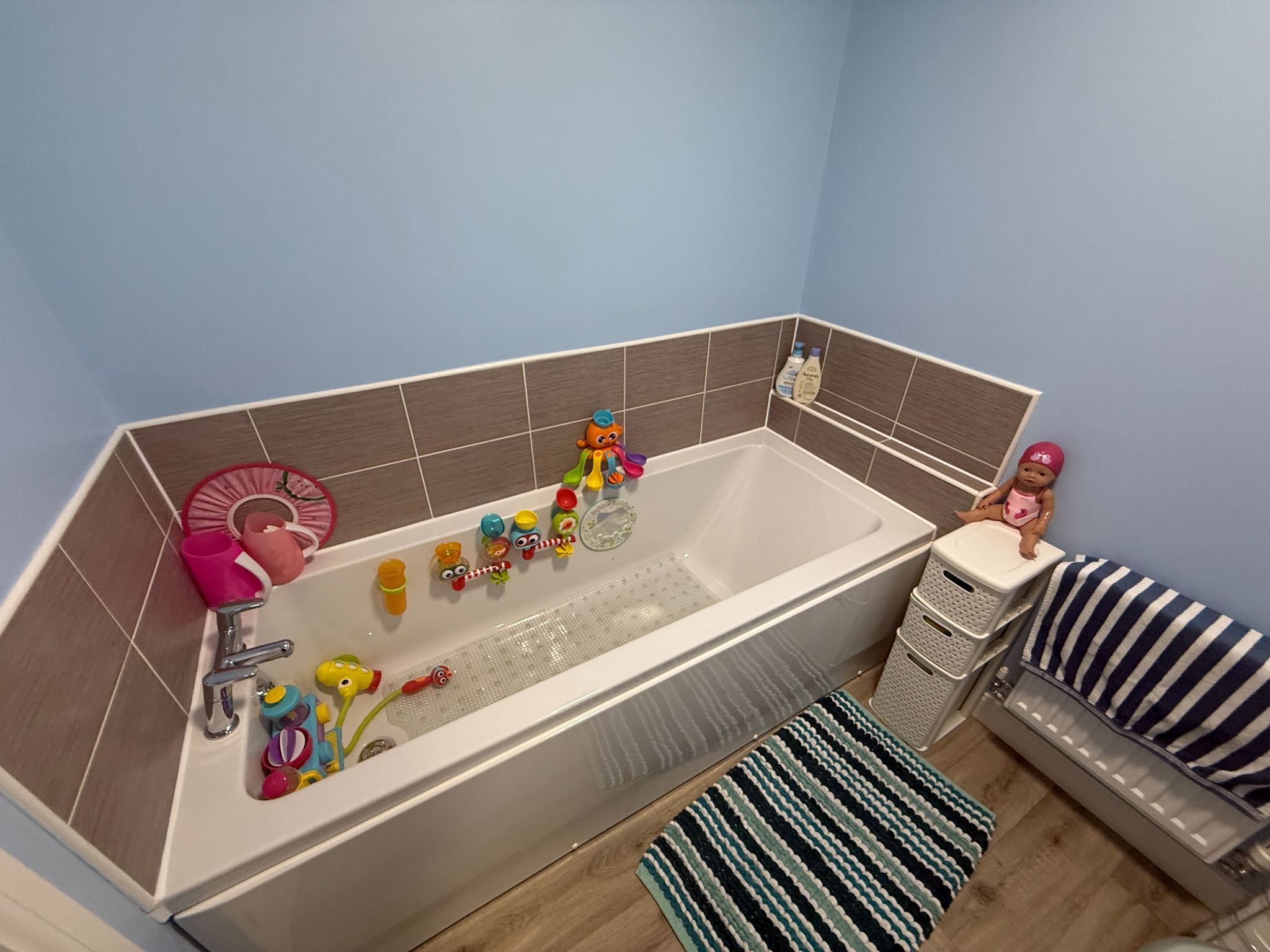 4 bedroom mid terraced house For Sale in Preston - Photograph 15