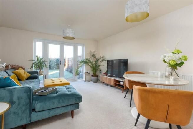 3 bedroom end terraced house For Sale in Preston - Lounge