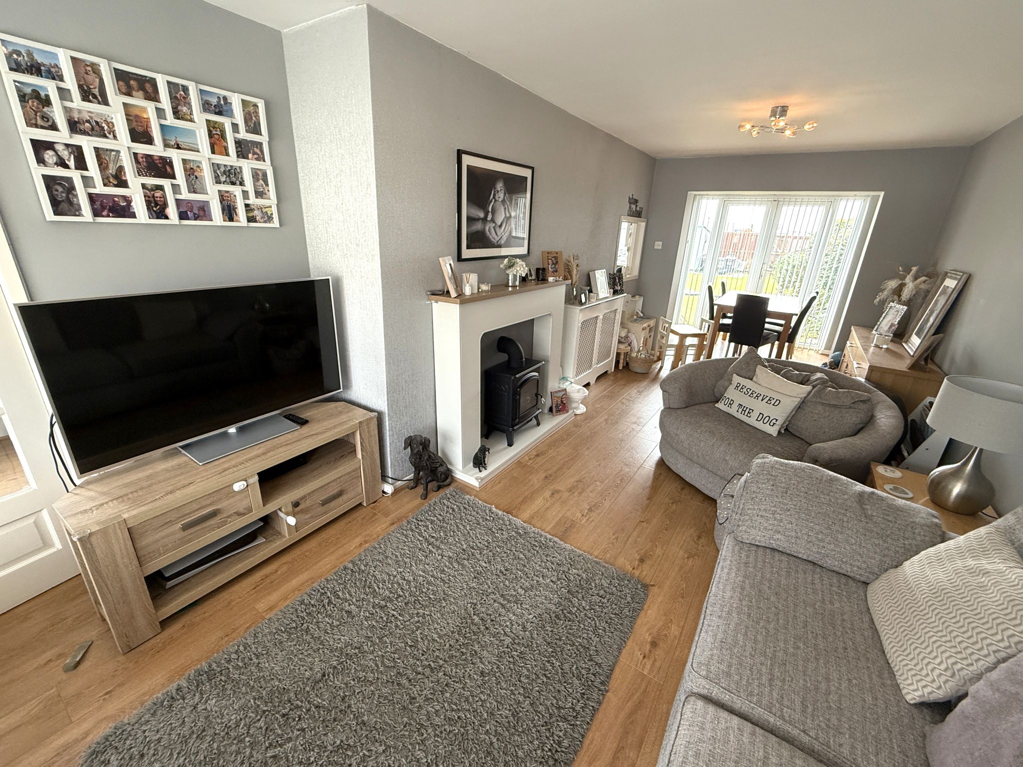 3 bedroom semi-detached house Sold STC in Preston - LOUNGE / DINING ROOM