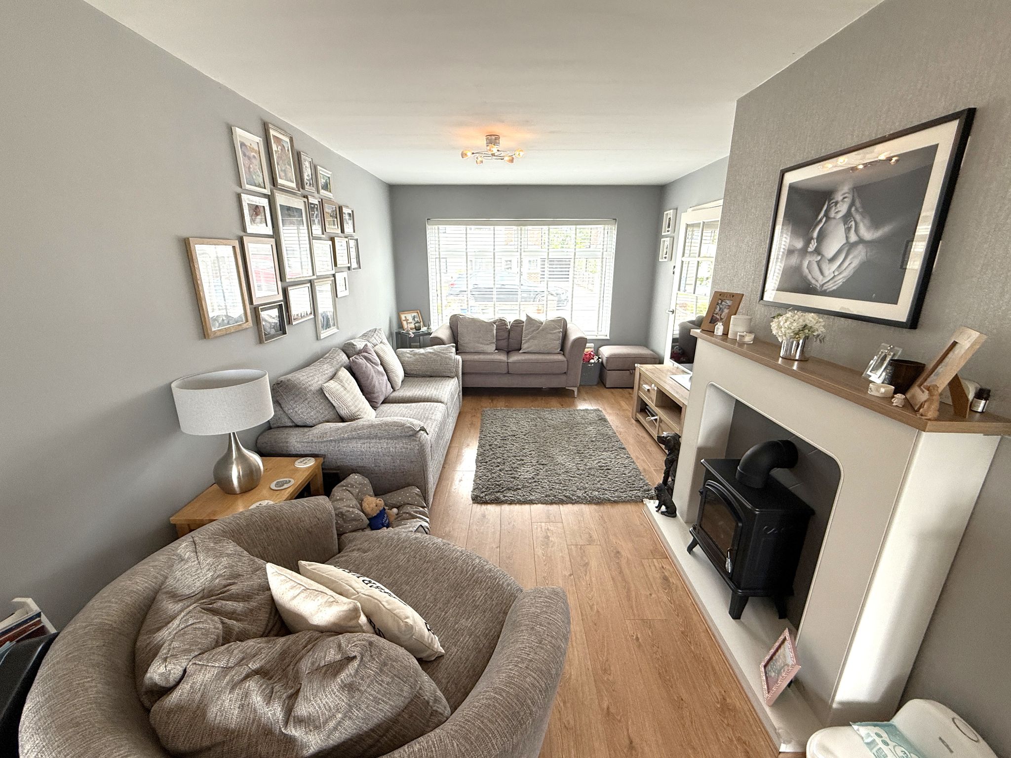 3 bedroom semi-detached house Sold STC in Preston - LOUNGE / DINING ROOM