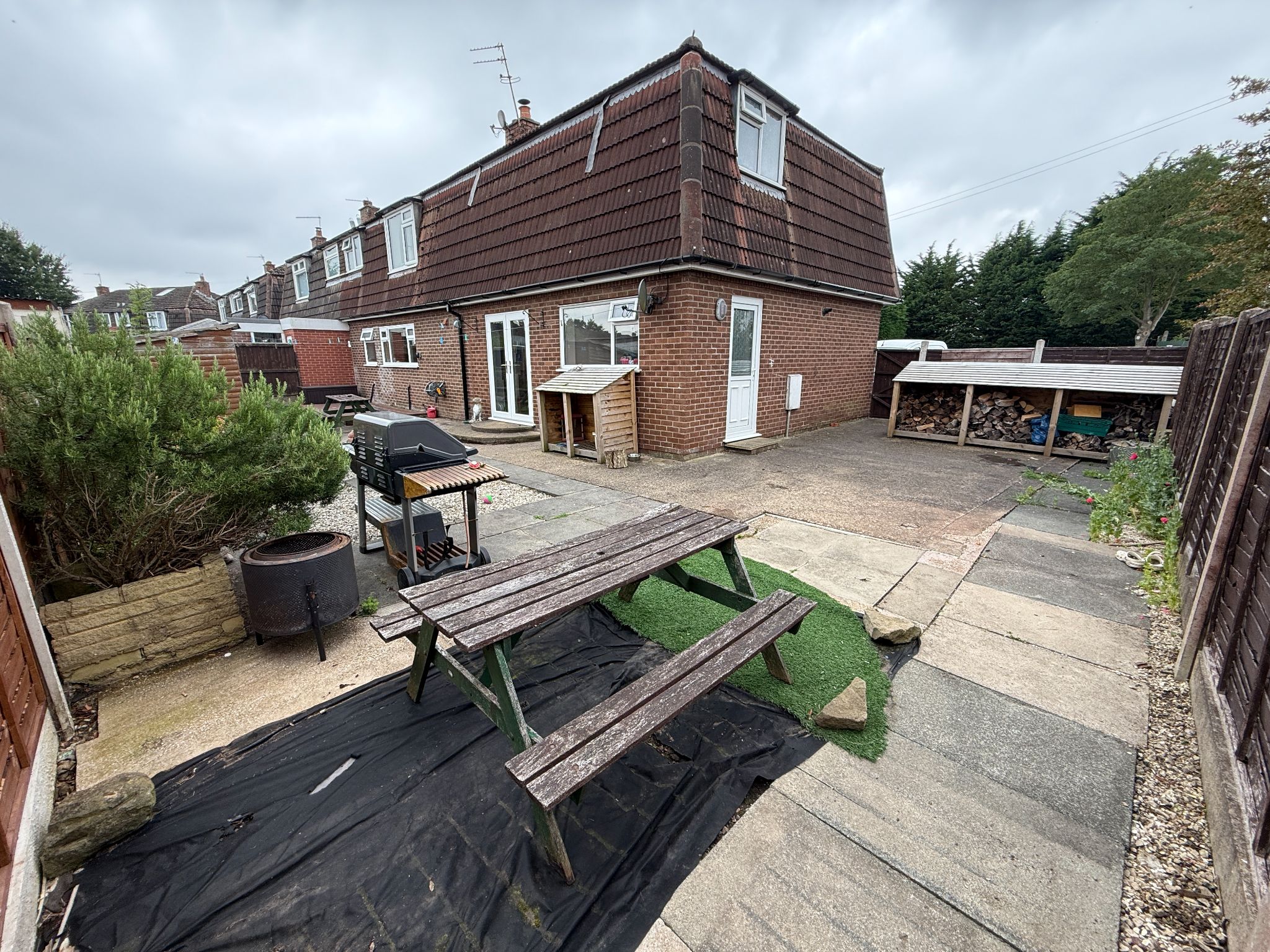 5 bedroom semi-detached house For Sale in Preston - Property photograph