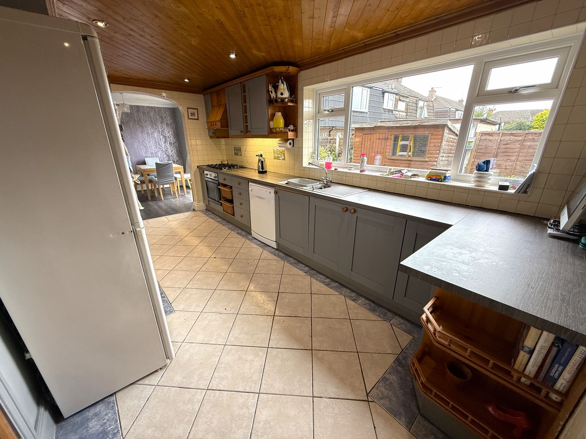 5 bedroom semi-detached house For Sale in Preston - Property photograph