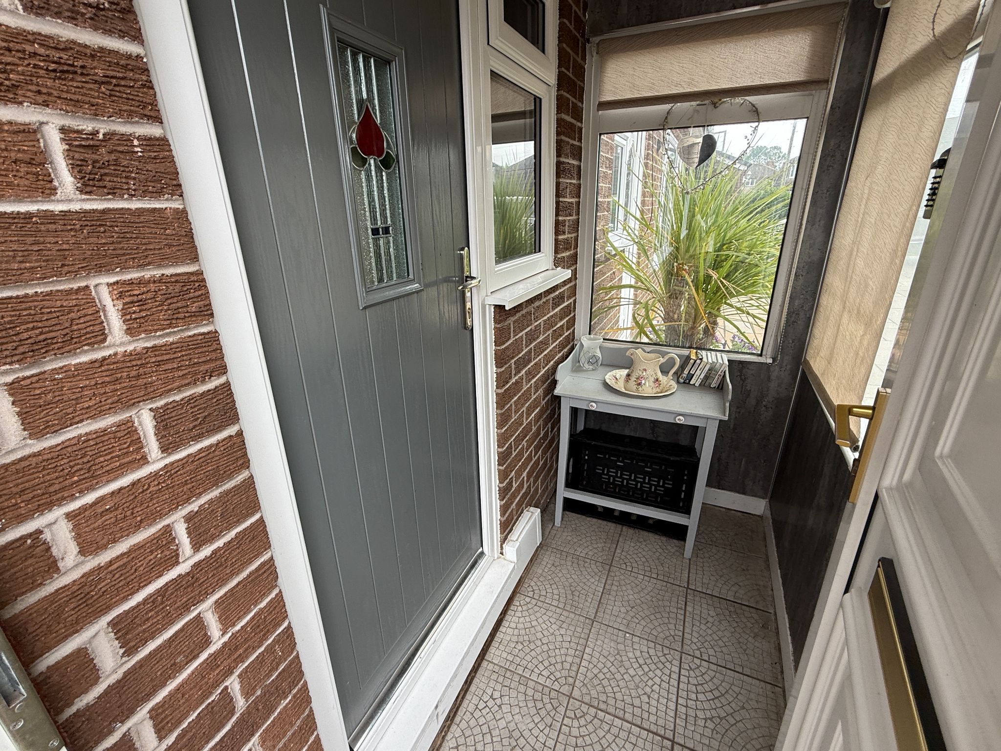 5 bedroom semi-detached house For Sale in Preston - Porch