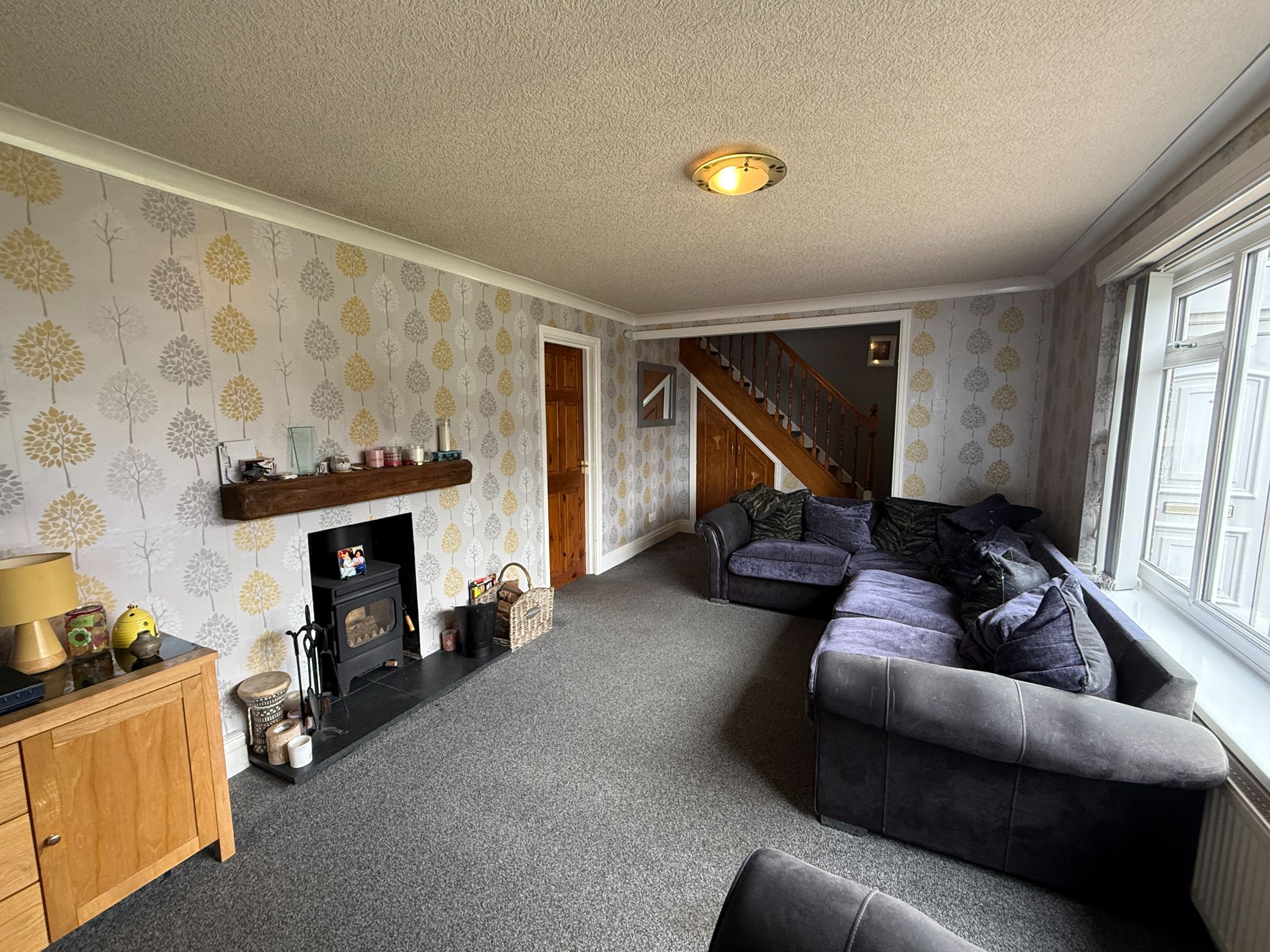 5 bedroom semi-detached house For Sale in Preston - Lounge