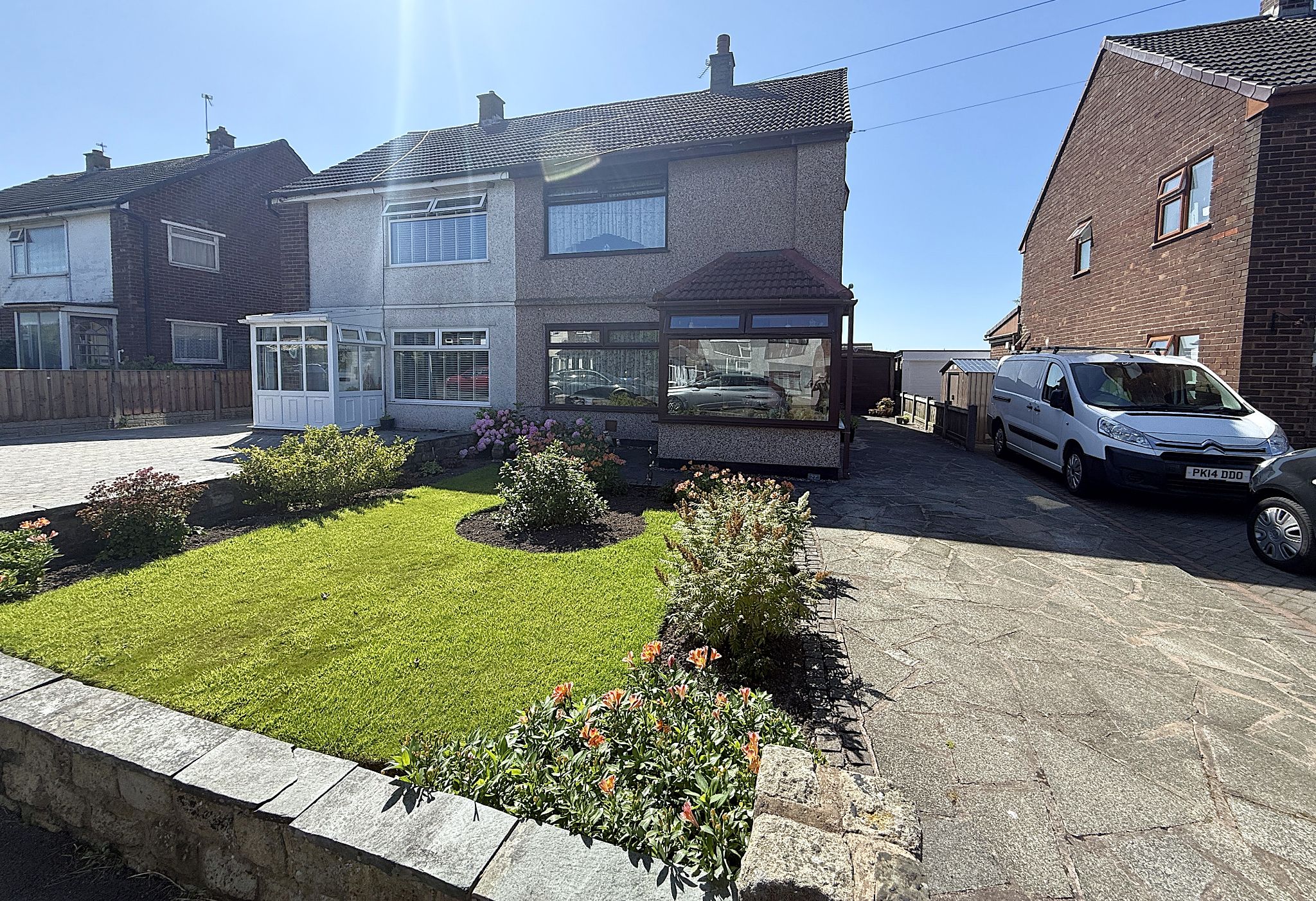 3 bedroom semi-detached house For Sale in Preston - Property photograph