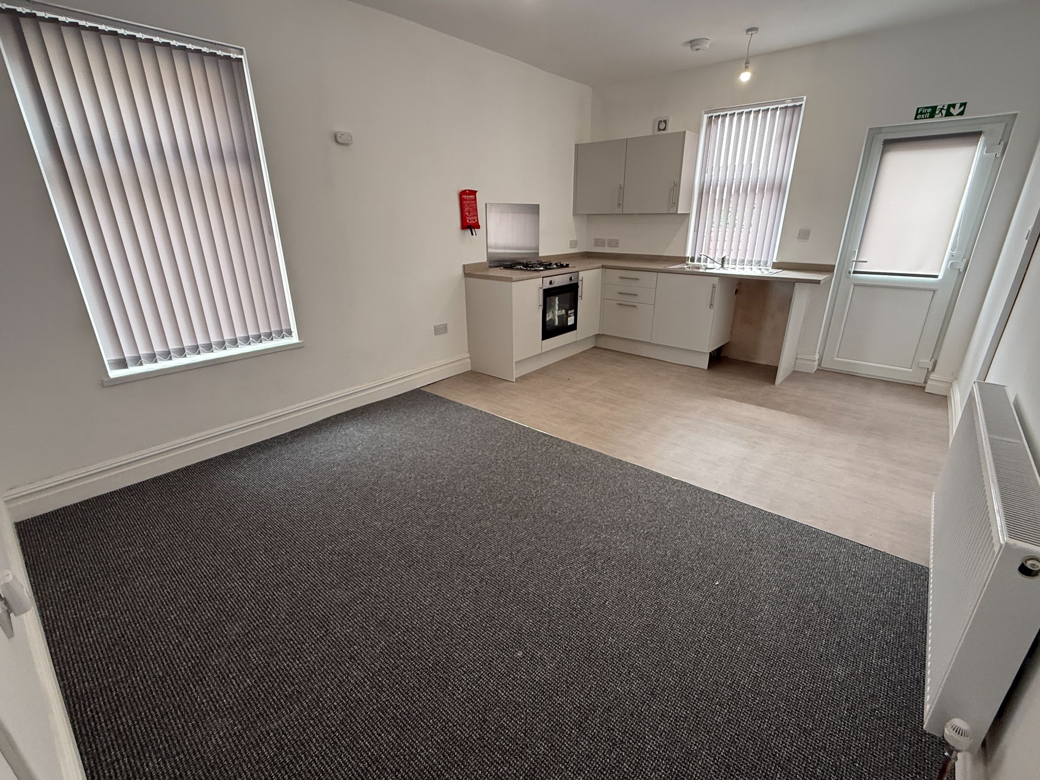 1 bedroom studio flat/apartment To Let in St Annes - Photograph 4