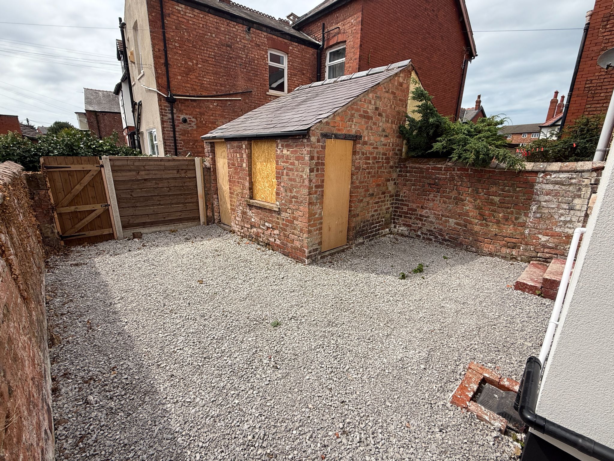 1 bedroom studio flat/apartment To Let in St Annes - Photograph 8