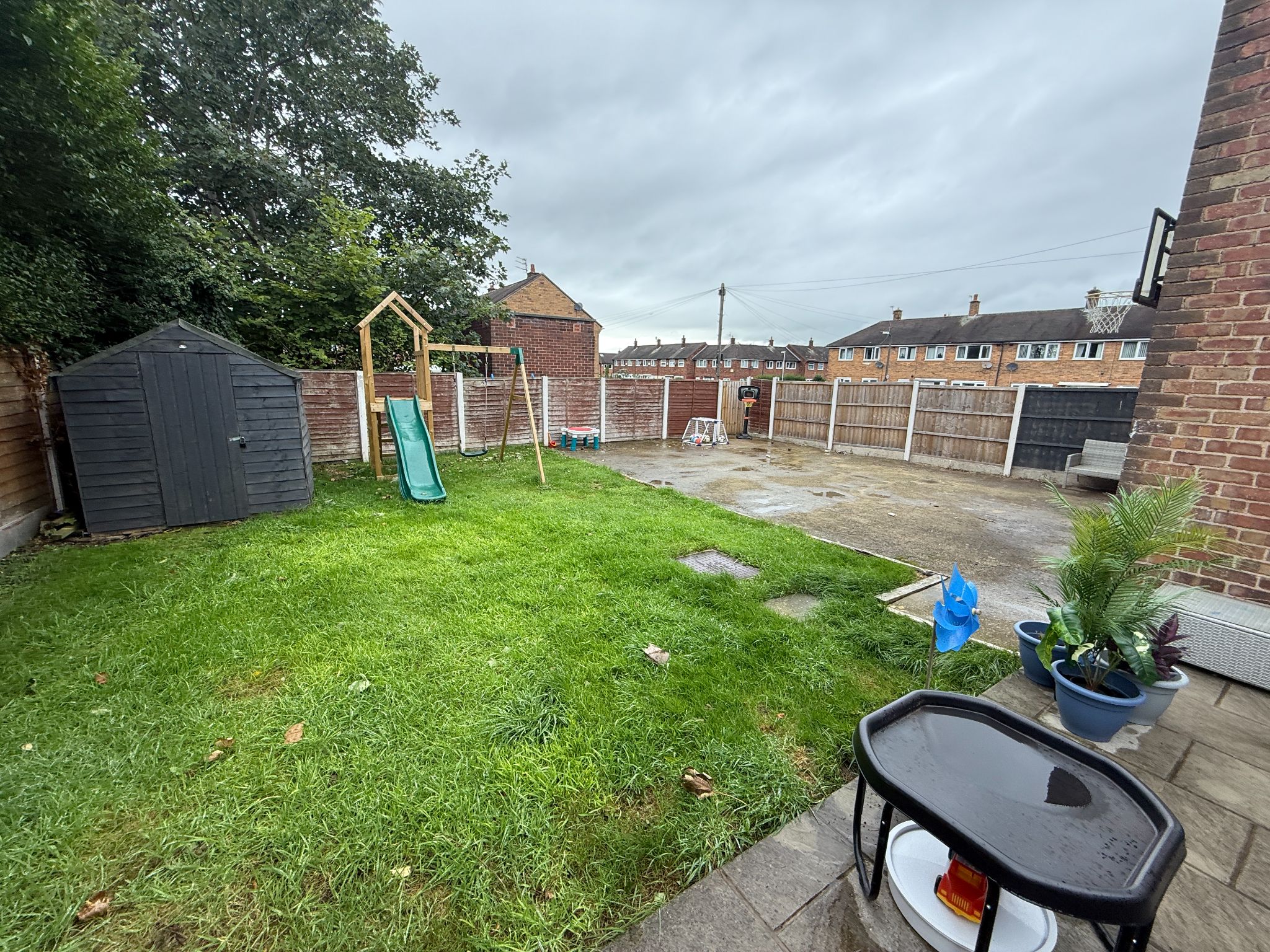 3 bedroom end terraced house Sold STC in Preston - Garden
