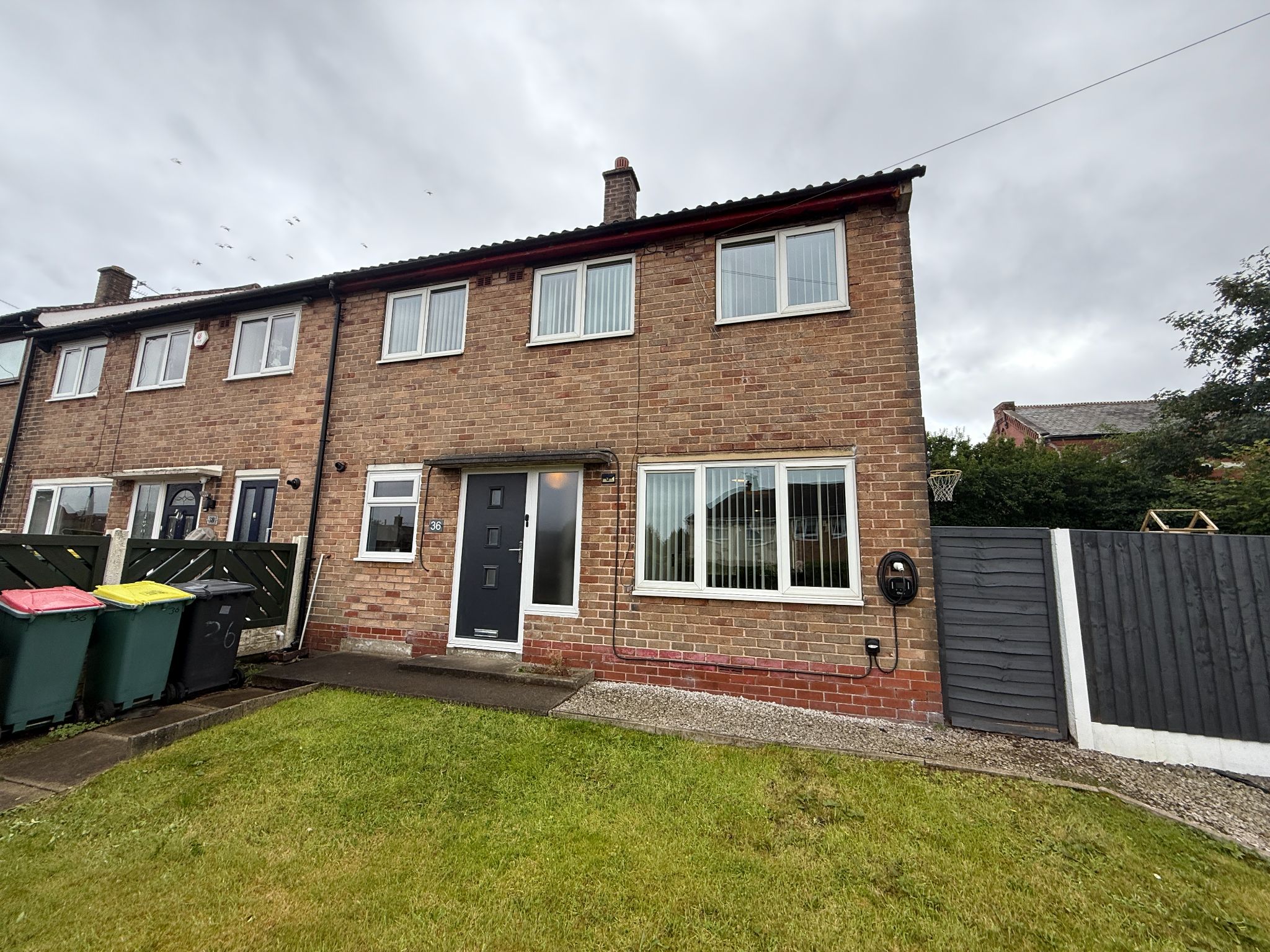 3 bedroom end terraced house Sold STC in Preston - Silverdale Drive