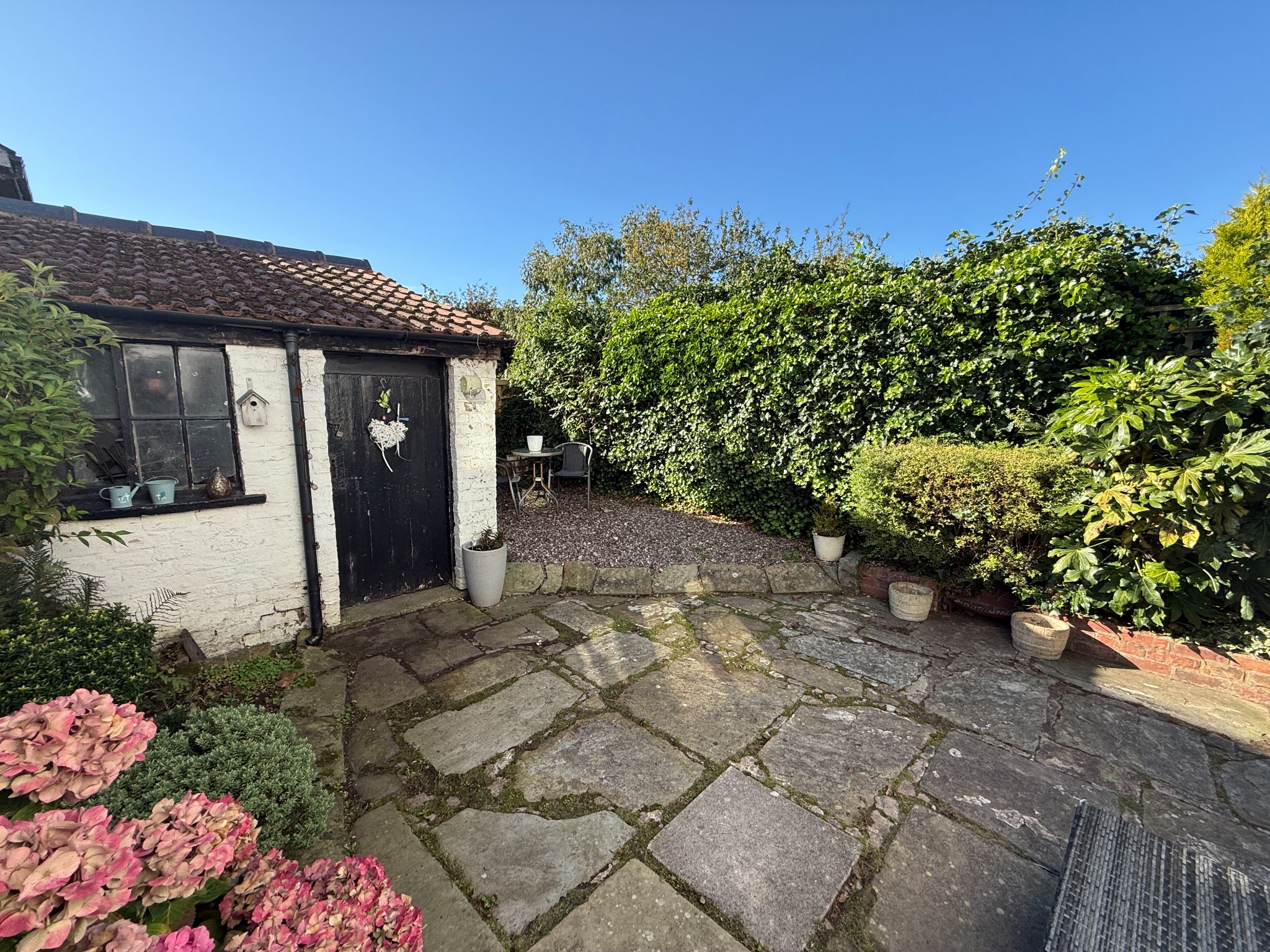 3 bedroom end terraced house For Sale in Preston - Garden