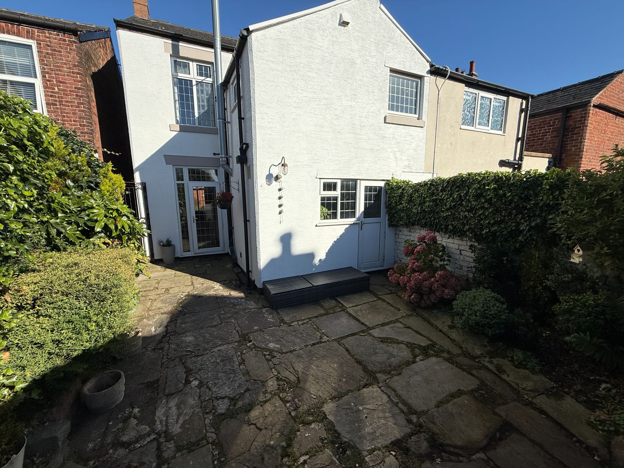 3 bedroom end terraced house For Sale in Preston - Garden