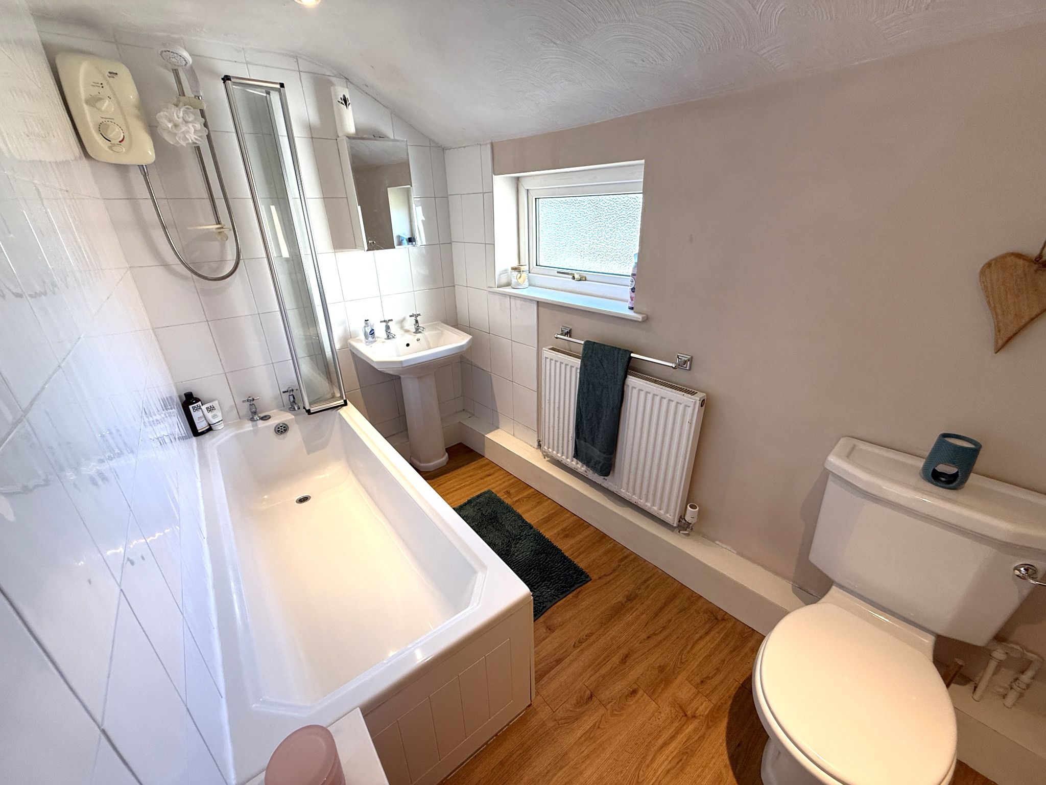 3 bedroom end terraced house For Sale in Preston - Bathroom