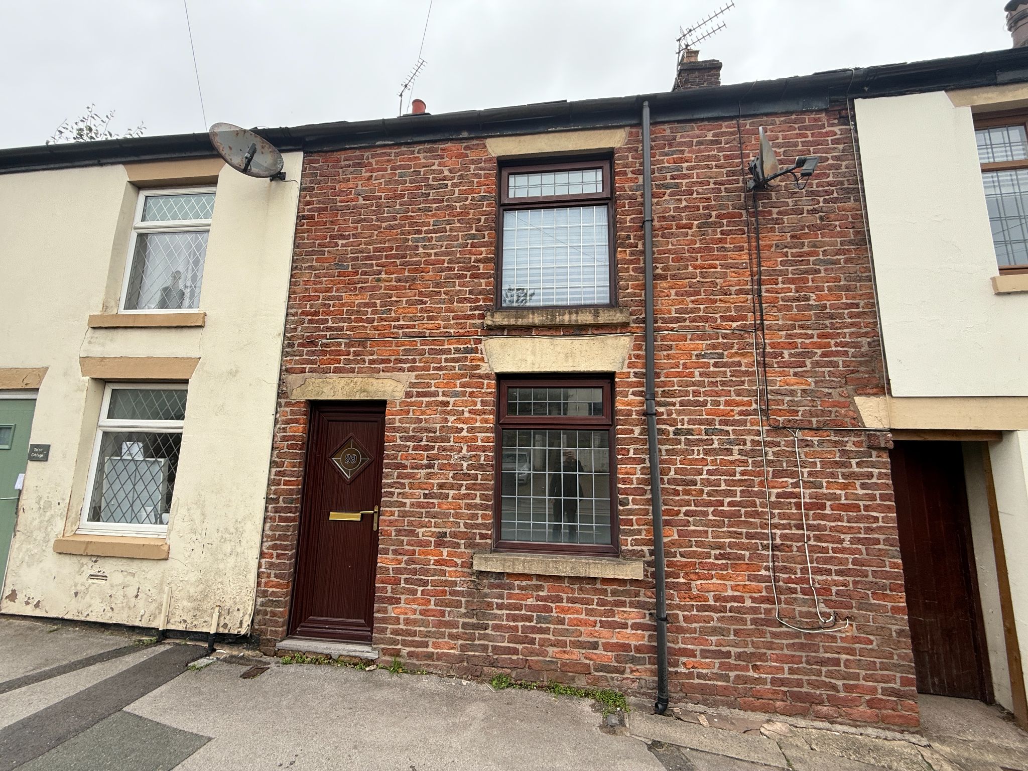 2 bedroom mid terraced house To Let in Preston - Property photograph