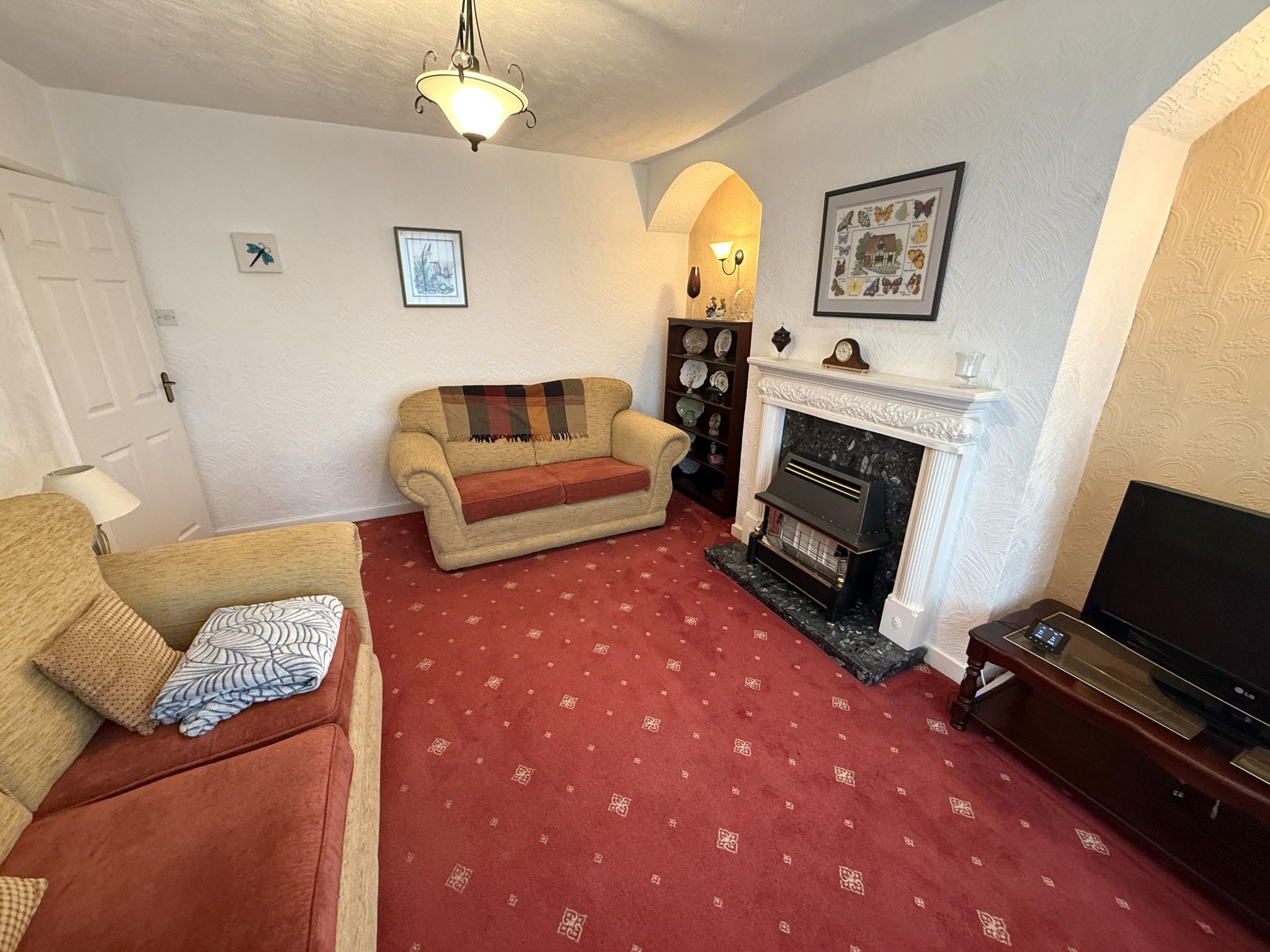 3 bedroom semi-detached bungalow For Sale in Preston - Lounge