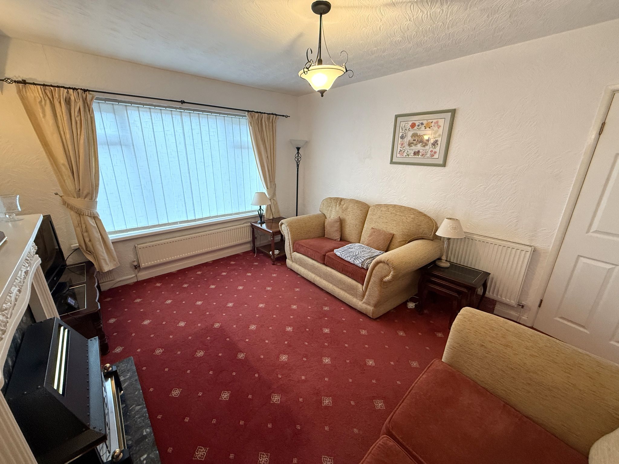 3 bedroom semi-detached bungalow For Sale in Preston - Lounge