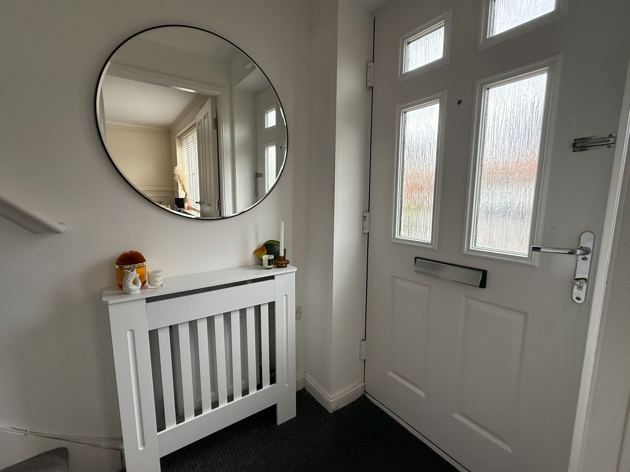 4 bedroom semi-detached house For Sale in Preston - Property photograph