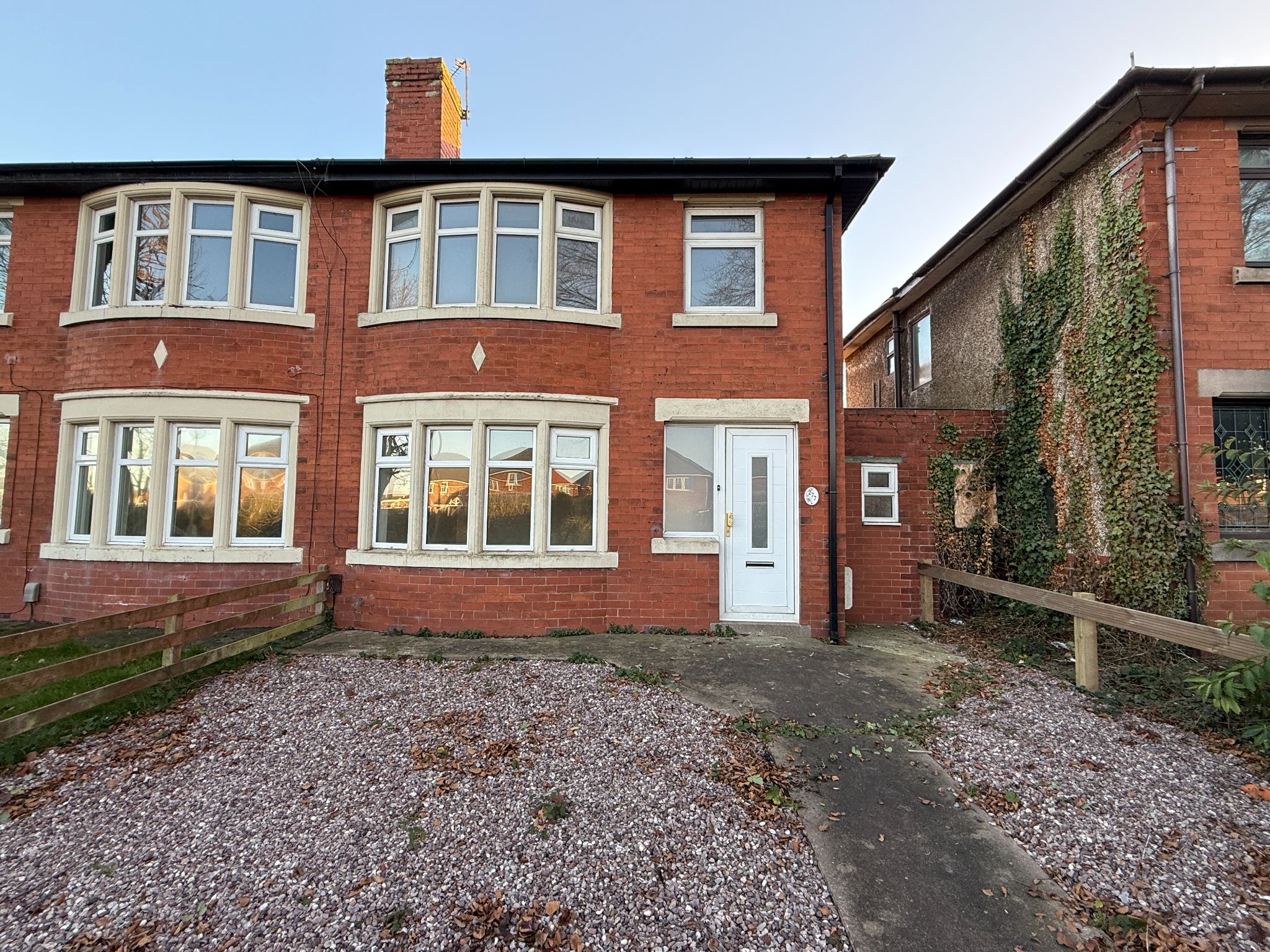 3 bedroom semi-detached house To Let in Preston - Lytham Road