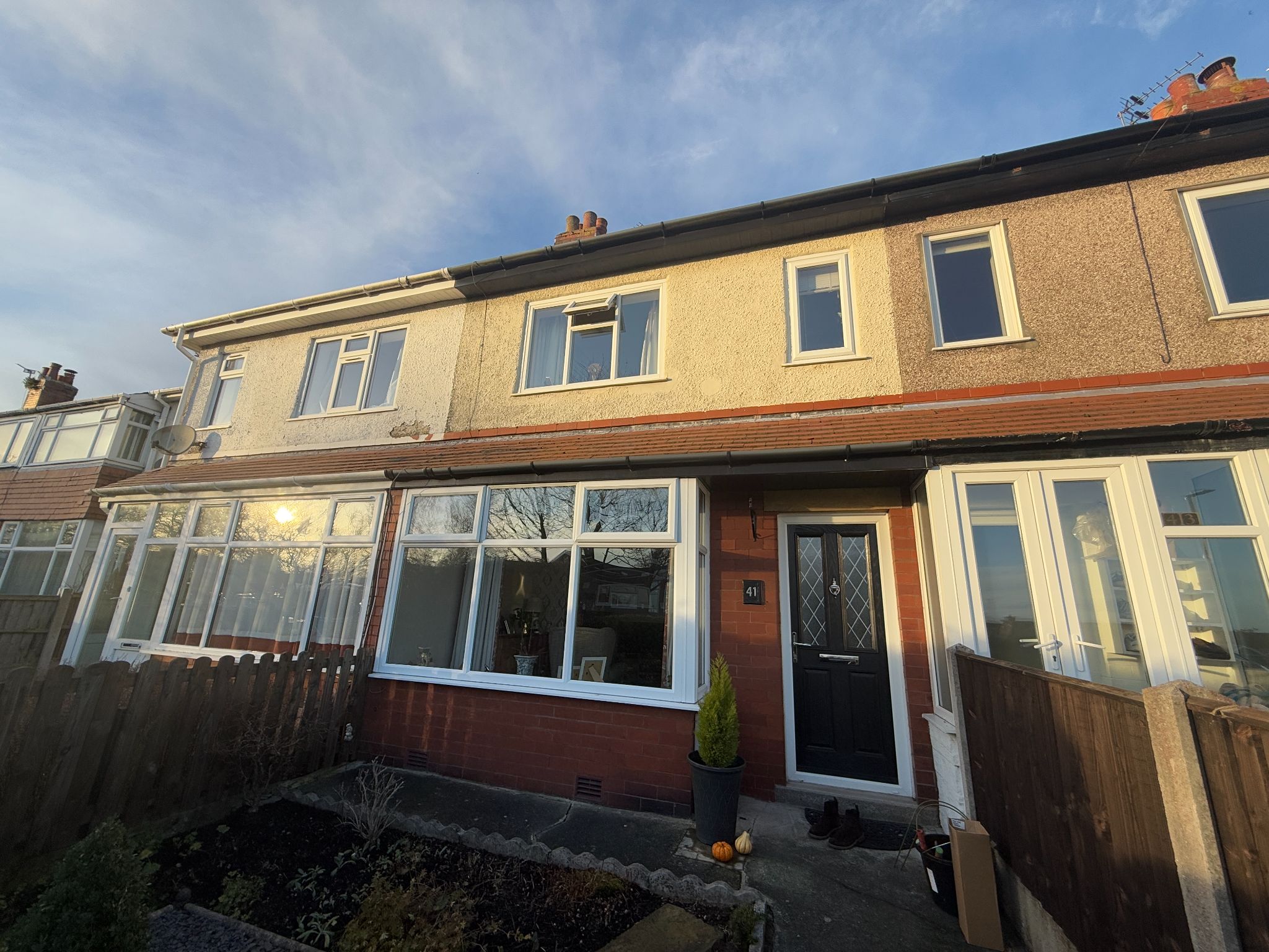 2 bedroom mid terraced house For Sale in Preston - Property photograph
