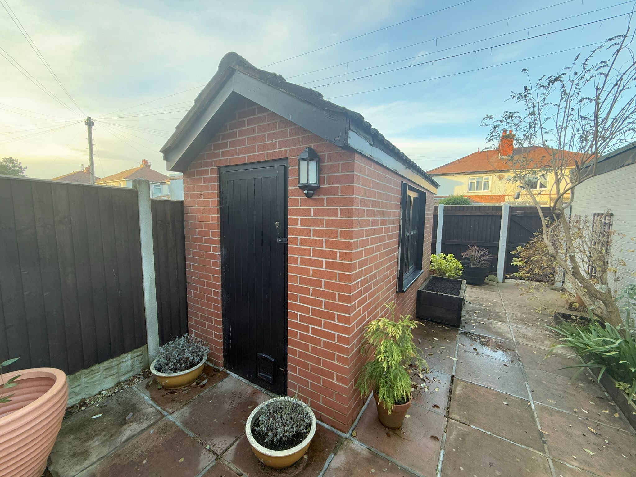 2 bedroom mid terraced house For Sale in Preston - Garden