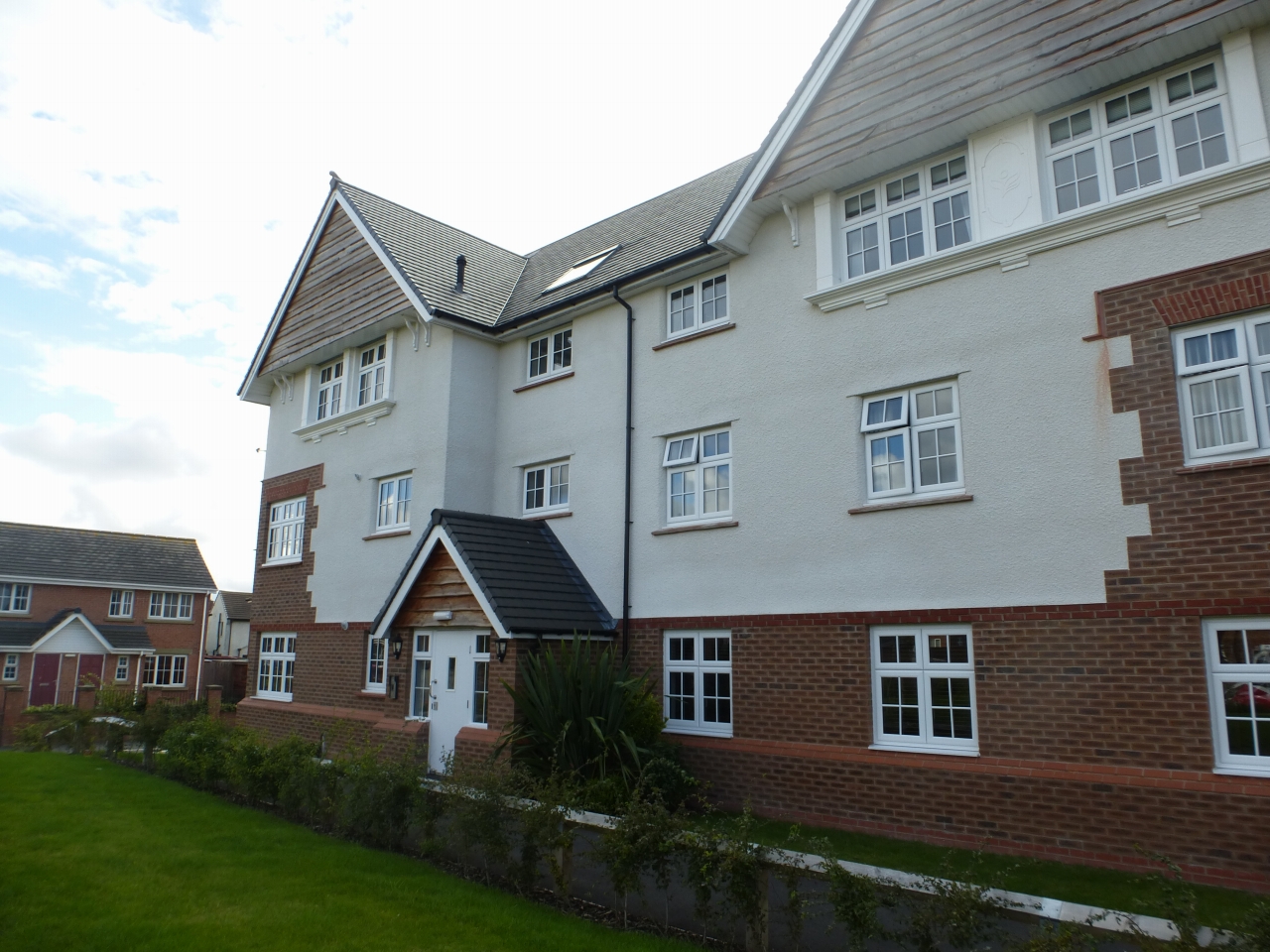 2 bedroom apartment flat/apartment To Let in Lytham St Annes - Outside