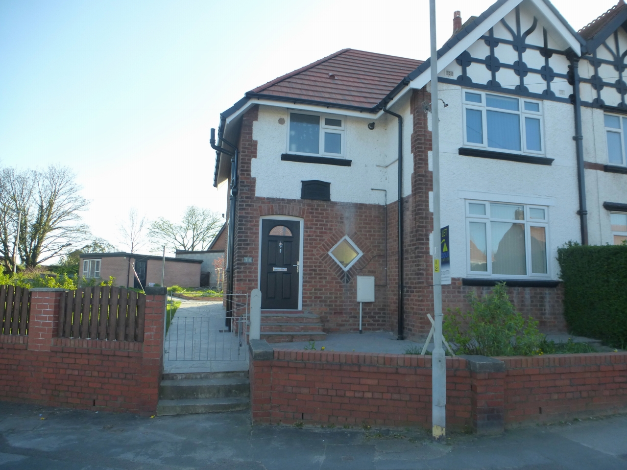 3 bedroom semi-detached house Let Agreed in Preston - Preston Old Road
