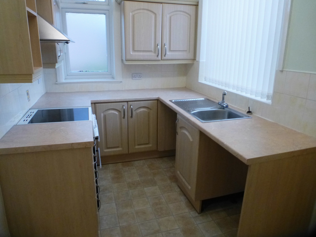 3 bedroom semi-detached house To Let in Preston - Kitchen